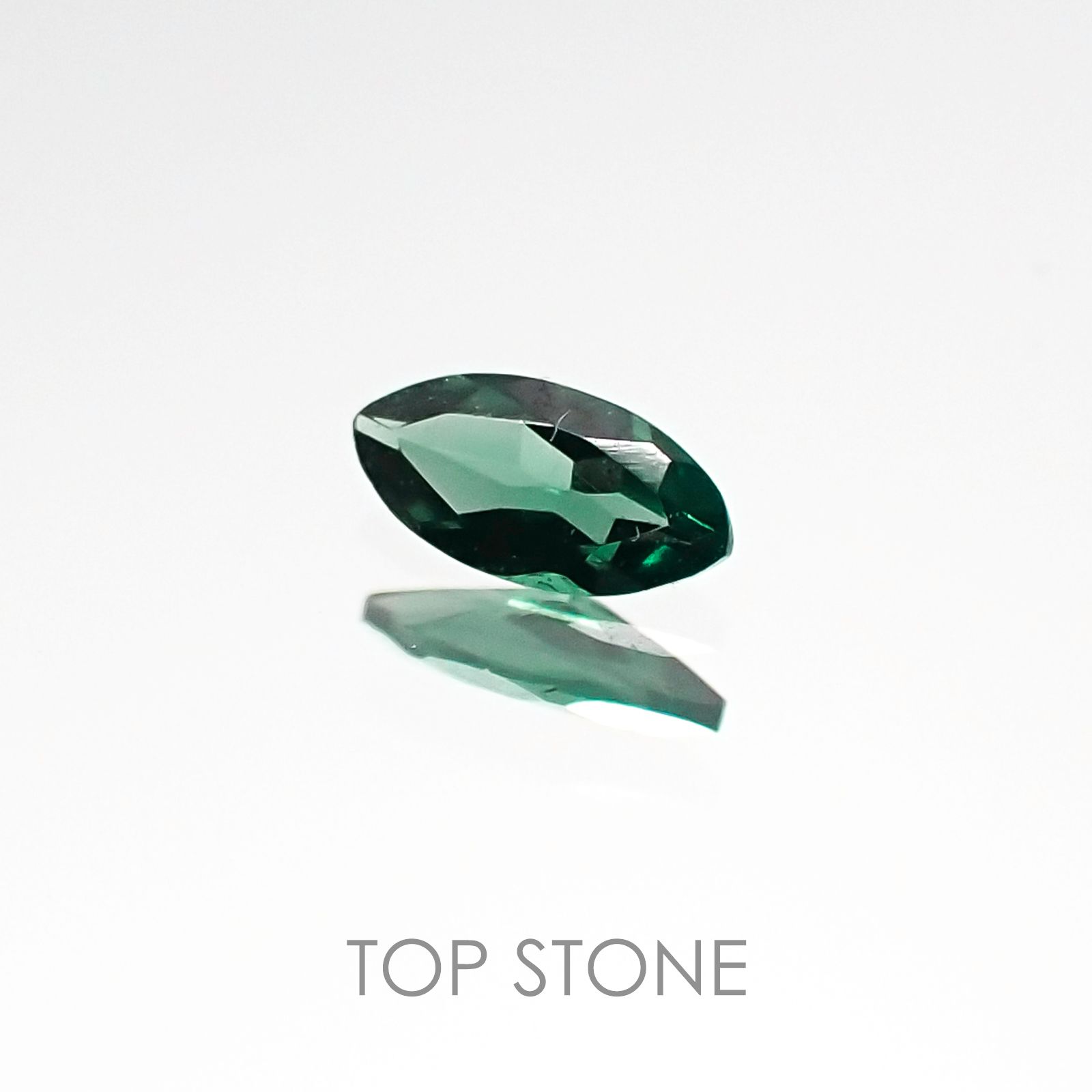 カラーチェンジガーネット(アレキタイプ) マダガスカル・ベキリー産 ルース 0.075ct[20106587]4.1×2.1mm前後