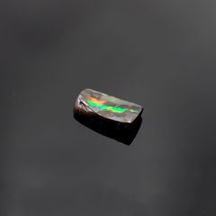 ボルダーオパール 原石磨き(宝石名ボルダー・オパール) オーストラリア産 2.449ct ソ付(彩珠)[210611311]11.6×6.2mm前後