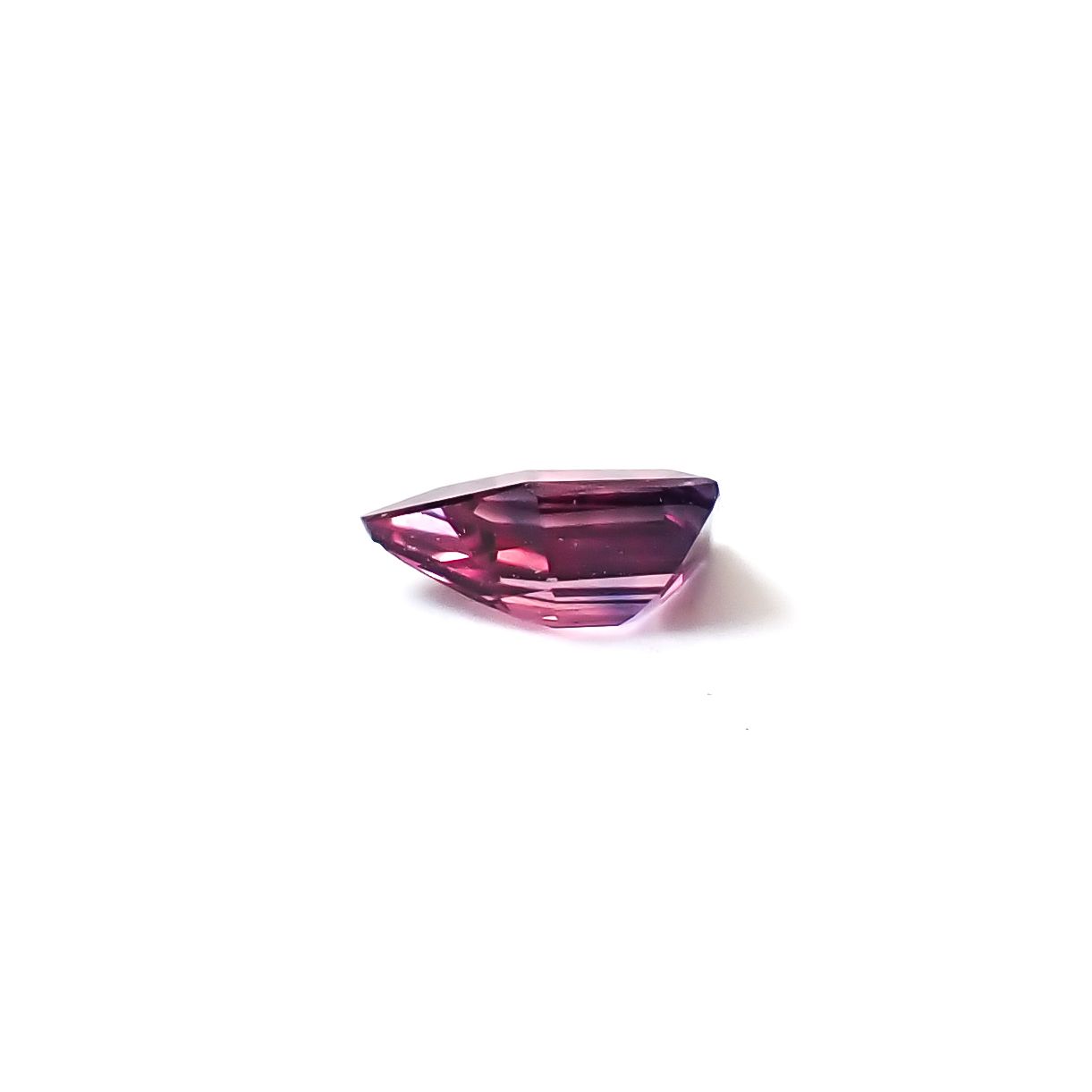 ◇カスタムカット◇ウィンザーサファイア タンザニア・ウィンザー産 0.18ct / 4.3x2.9mm前後 [260532144]