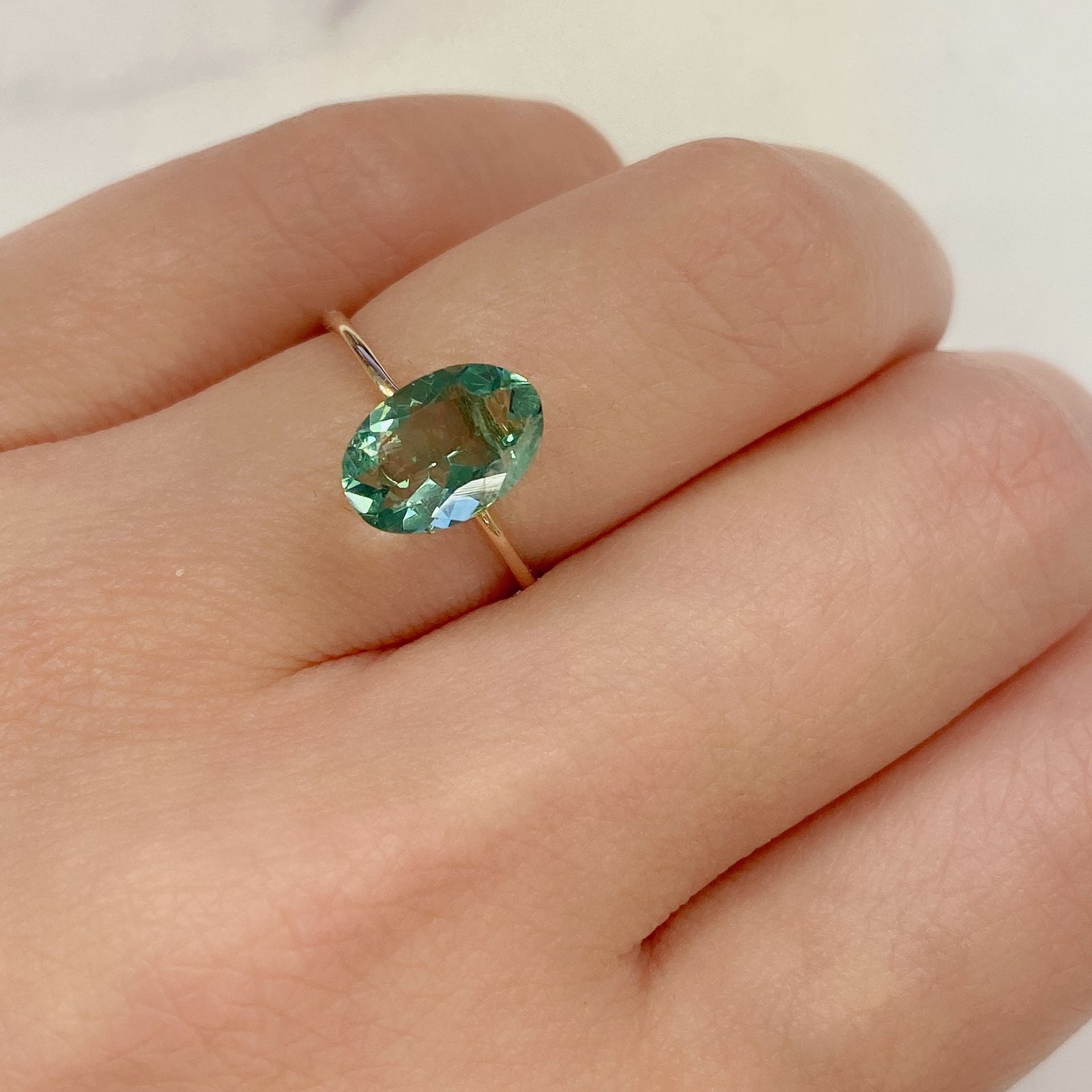 フローライト フルオレッセンス(宝石名フルオライト)イギリス・ロジャリー鉱山産 1.83ct 識別済[211113774]9.9x6.7mm前後