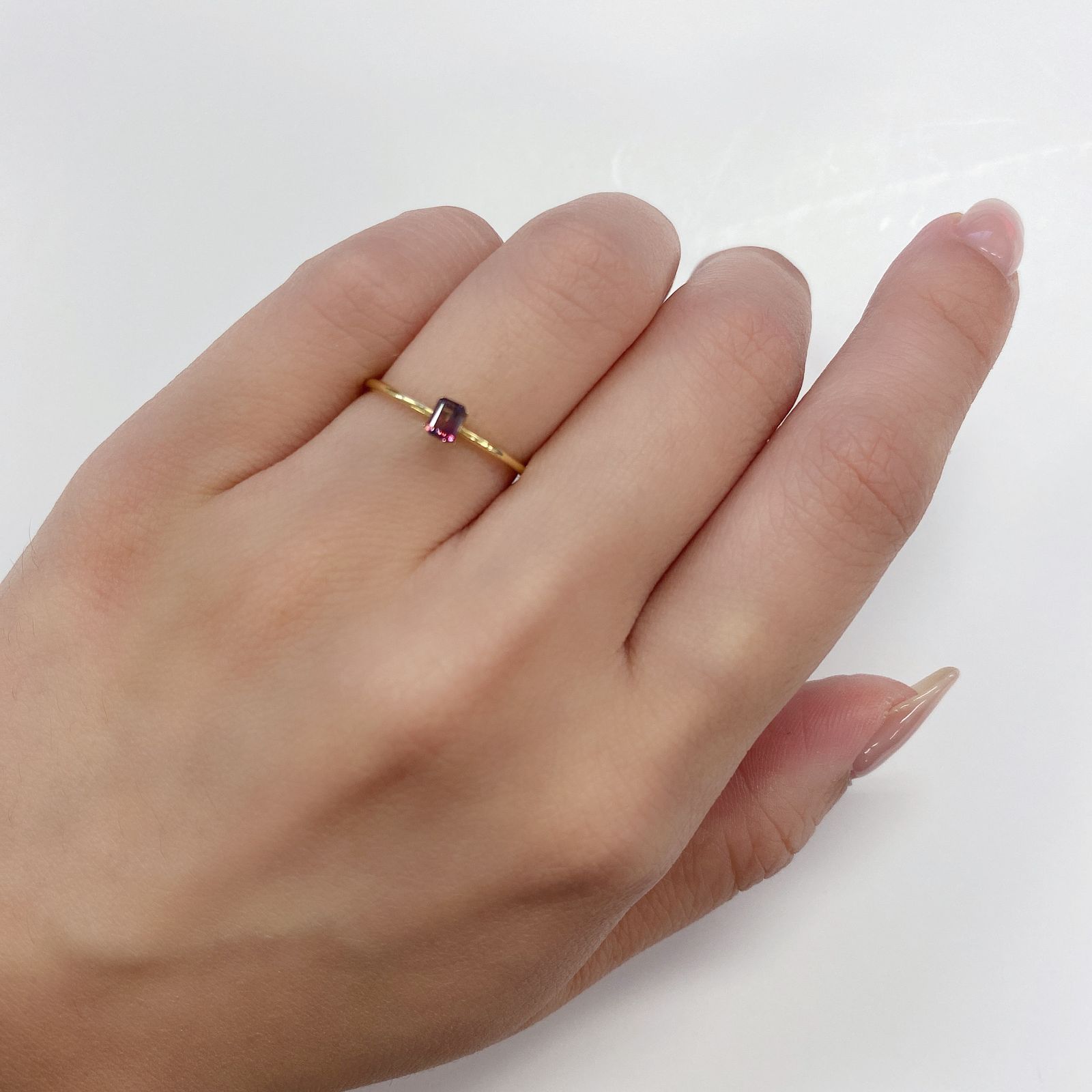 バイカラーサファイア(宝石名バイカラー・サファイア) タンザニア産 0.24ct 識別済[21069743]3.7×2.9mm前後