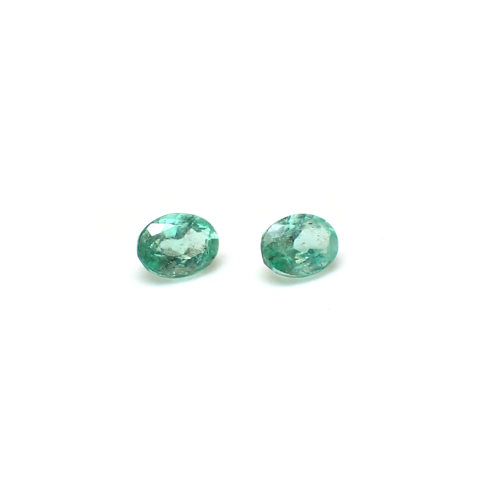 ◇ペアセット◇パステルカラーエメラルド ザンビア産 0.33ct(2pcs合計) [250430239]3.9x2.9mm前後