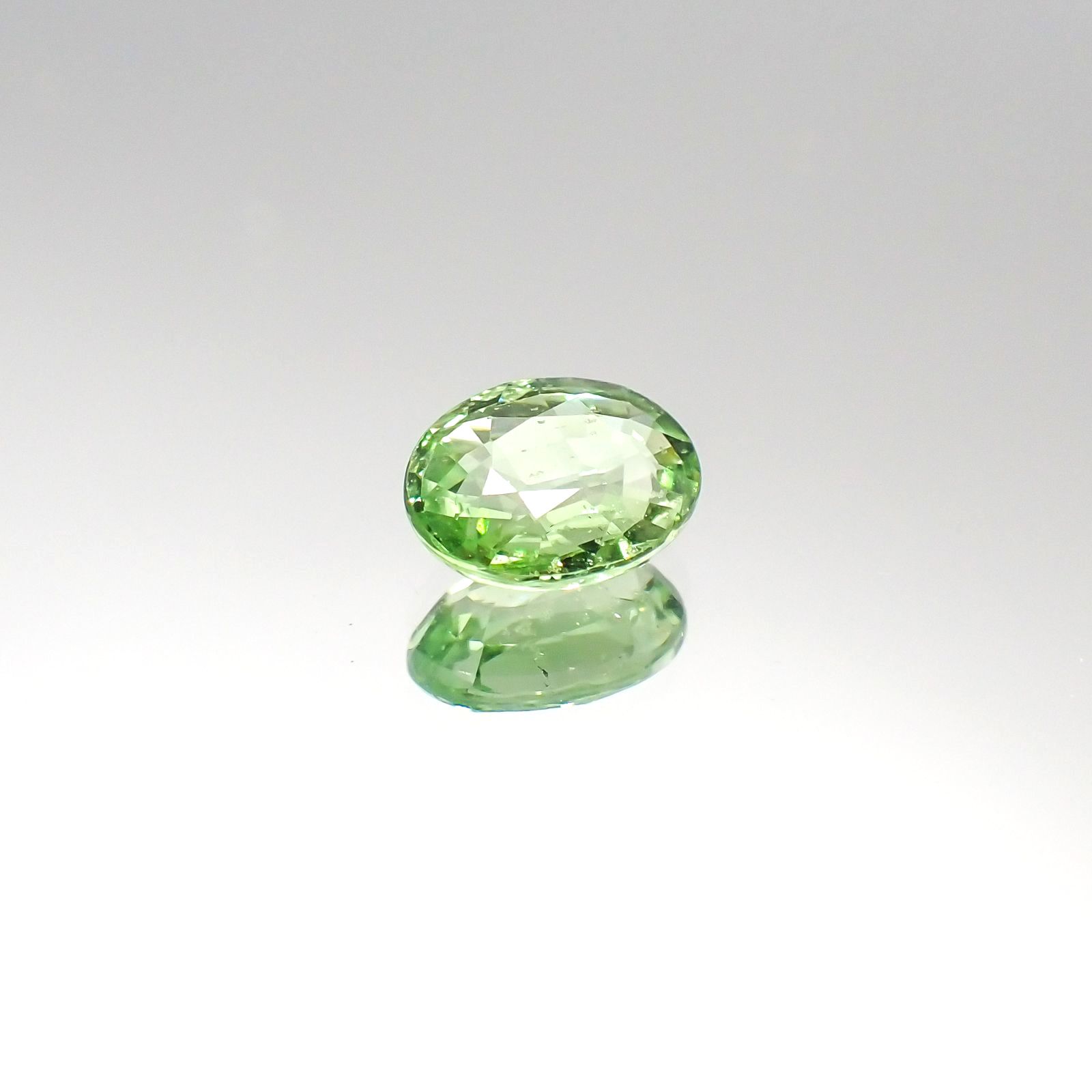 ミントガーネット(宝石名グリーン グロッシュラー・ガーネット)タンザニア・メレラニ鉱山産 1.08ct 識別済[230622487]7.1x5.8mm前後