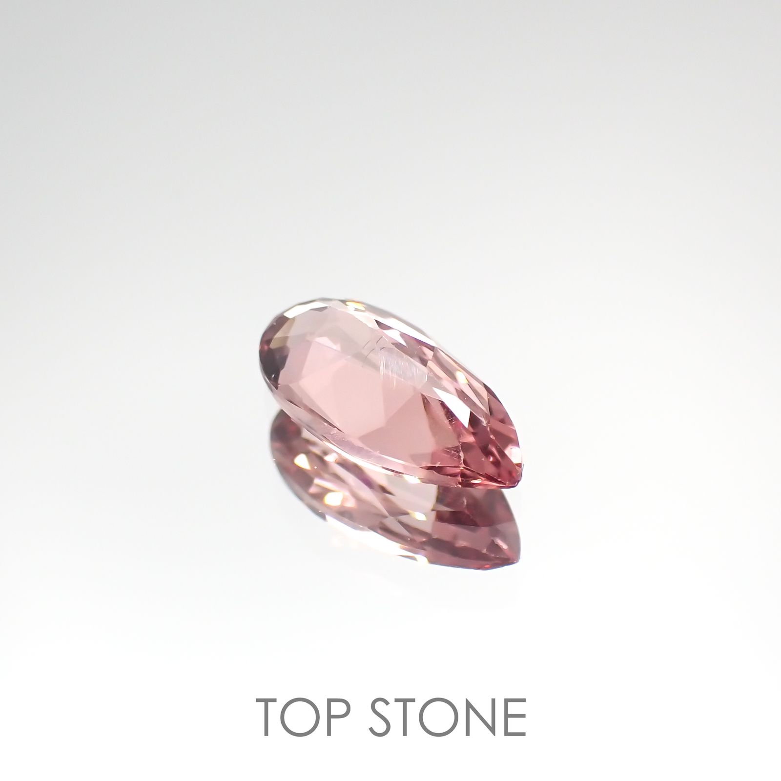 ピンクアパタイト(宝石名アパタイト) ブラジル産 0.99ct 識別済[210812459]9.5×4.9mm前後