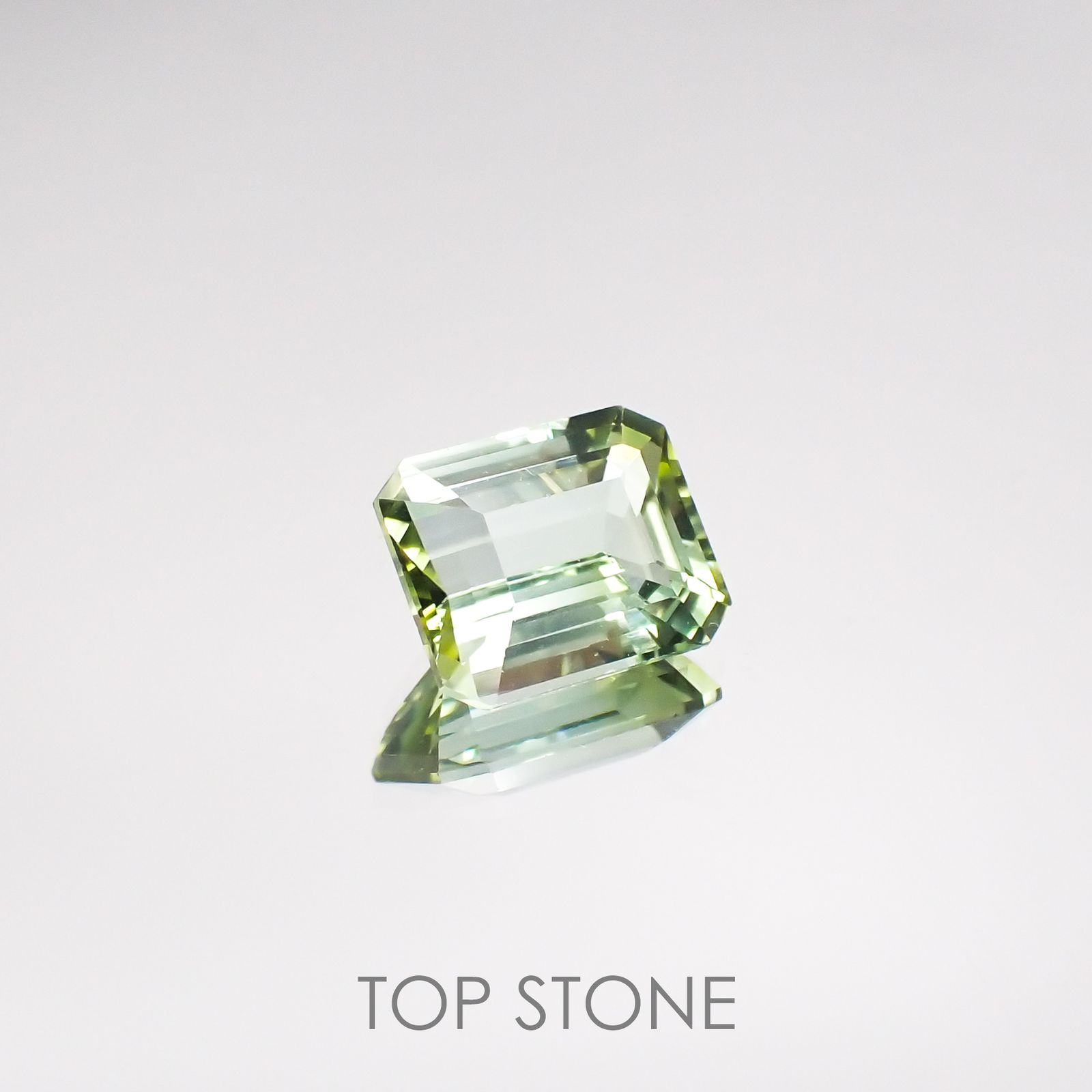 ミントトルマリン(宝石名ライトグリーン・トルマリン) ルワンダ産 1.385ct ソ付(彩珠)[210711596]7.5×6.1mm前後
