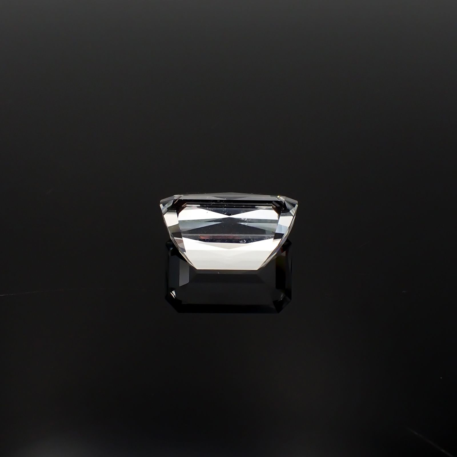 フェナカイト マダガスカル産 21.82ct[240326382]19.9x13mm前後