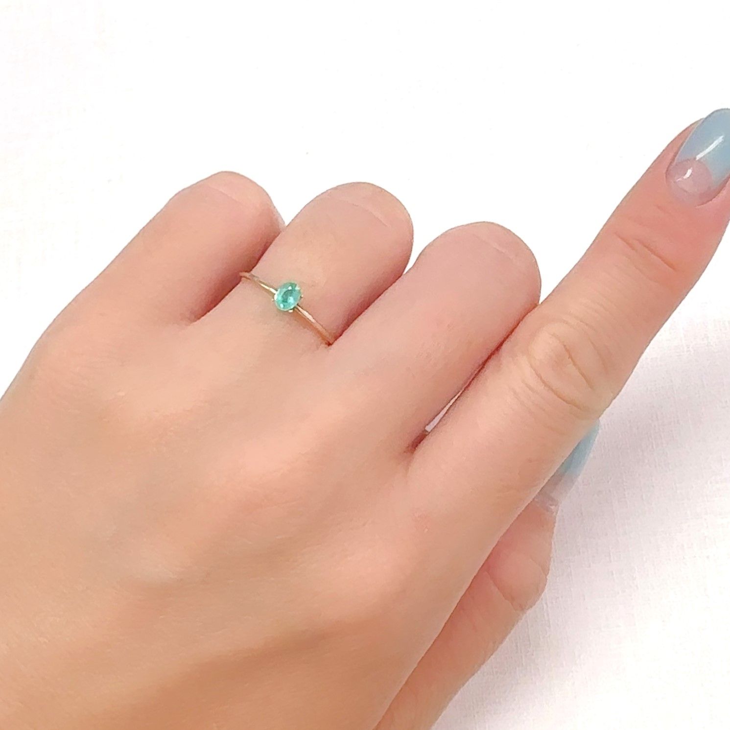 パライバトルマリン ブラジル・パライバ州バターリャ鉱山産 0.17ct[240928739]4.1x3.2mm前後