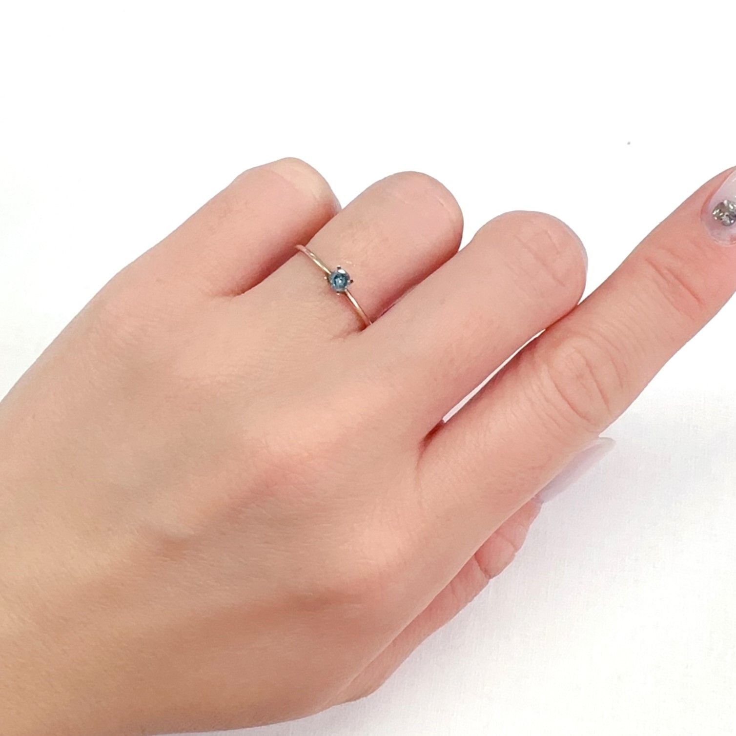 アレキサンドライト(宝石名アレキサンドライト)ブラジル産/EmeraldMains社製 0.156ct ソ付(彩珠)[231224617]3.1x3.1mm前後