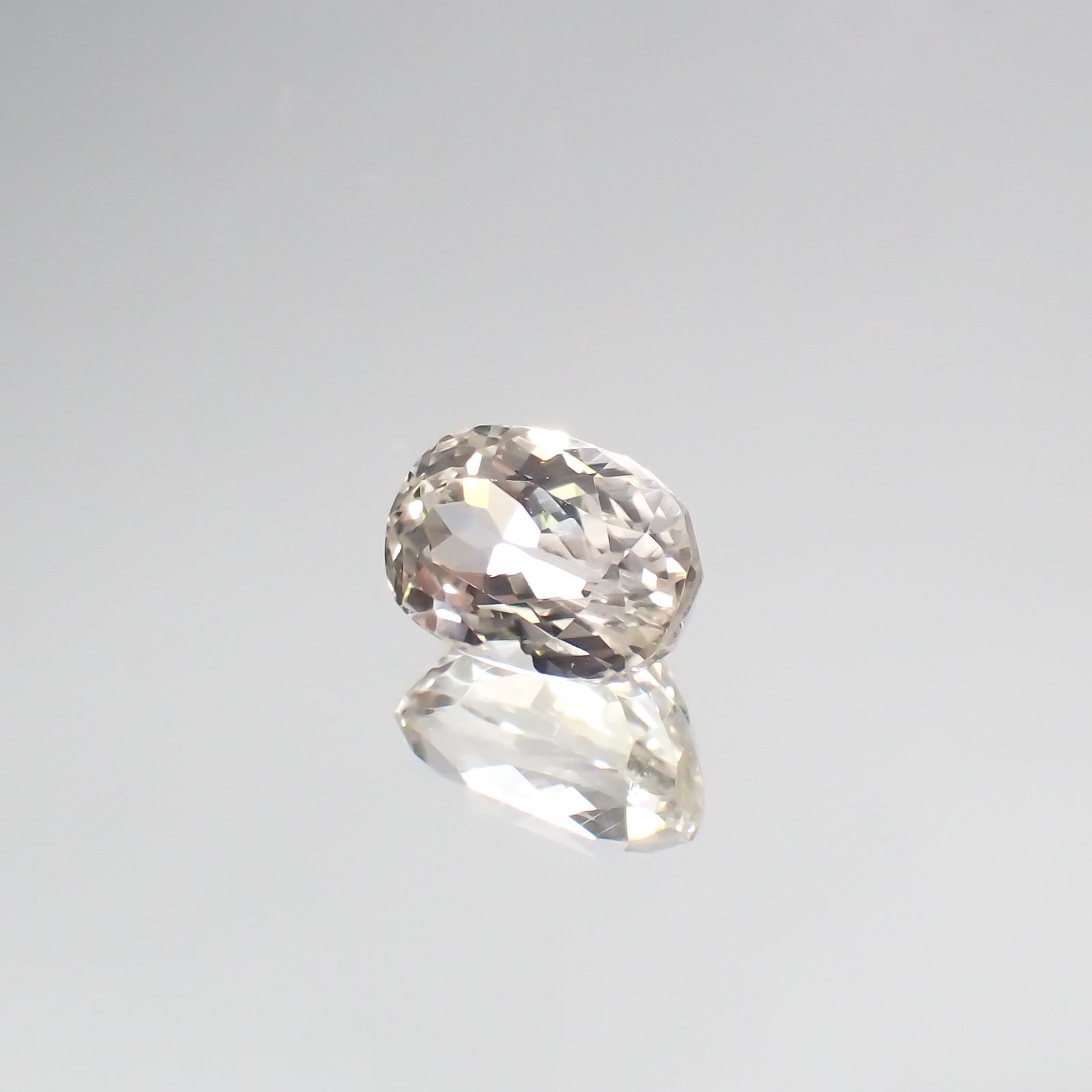 イエロースポジュミン(宝石名スポジュミン) アフガニスタン産 5.09ct 識別済[250711458]11.4×7.9mm前後