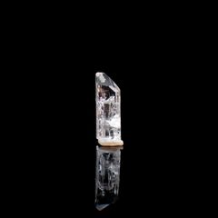 ダンビュライト原石 メキシコ産 13.42ct / 21.6x7.1mm前後 [260532165]