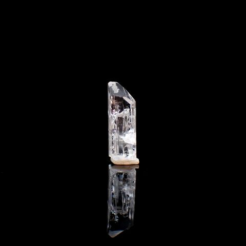 ダンビュライト原石 メキシコ産 13.42ct / 21.6x7.1mm前後 [260532165]