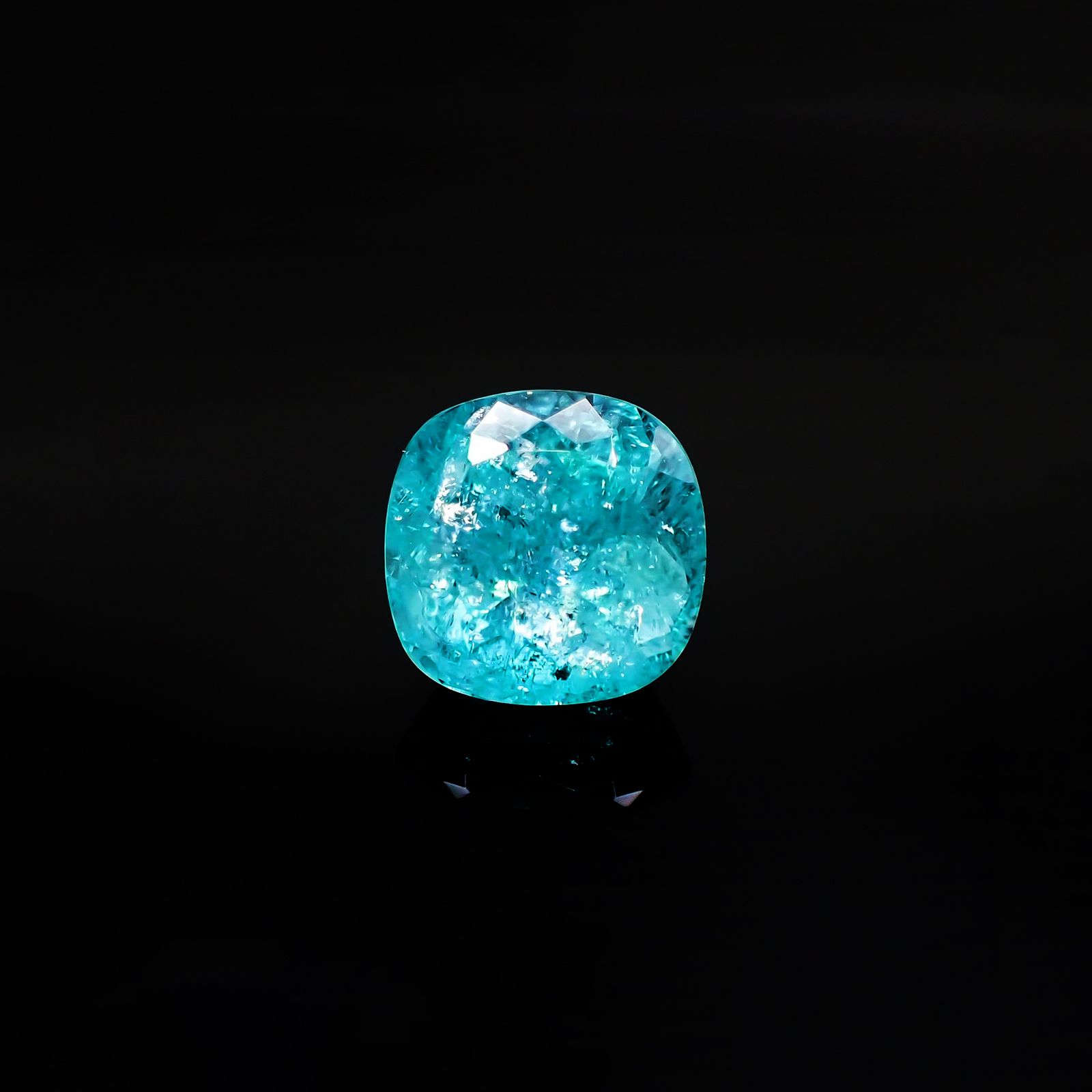 パライバトルマリン(宝石名トルマリン/別名パライバ・トルマリン) モザンビーク産 GIA鑑付 3.64ct / 9.1×9.0mm前後 [19110912]