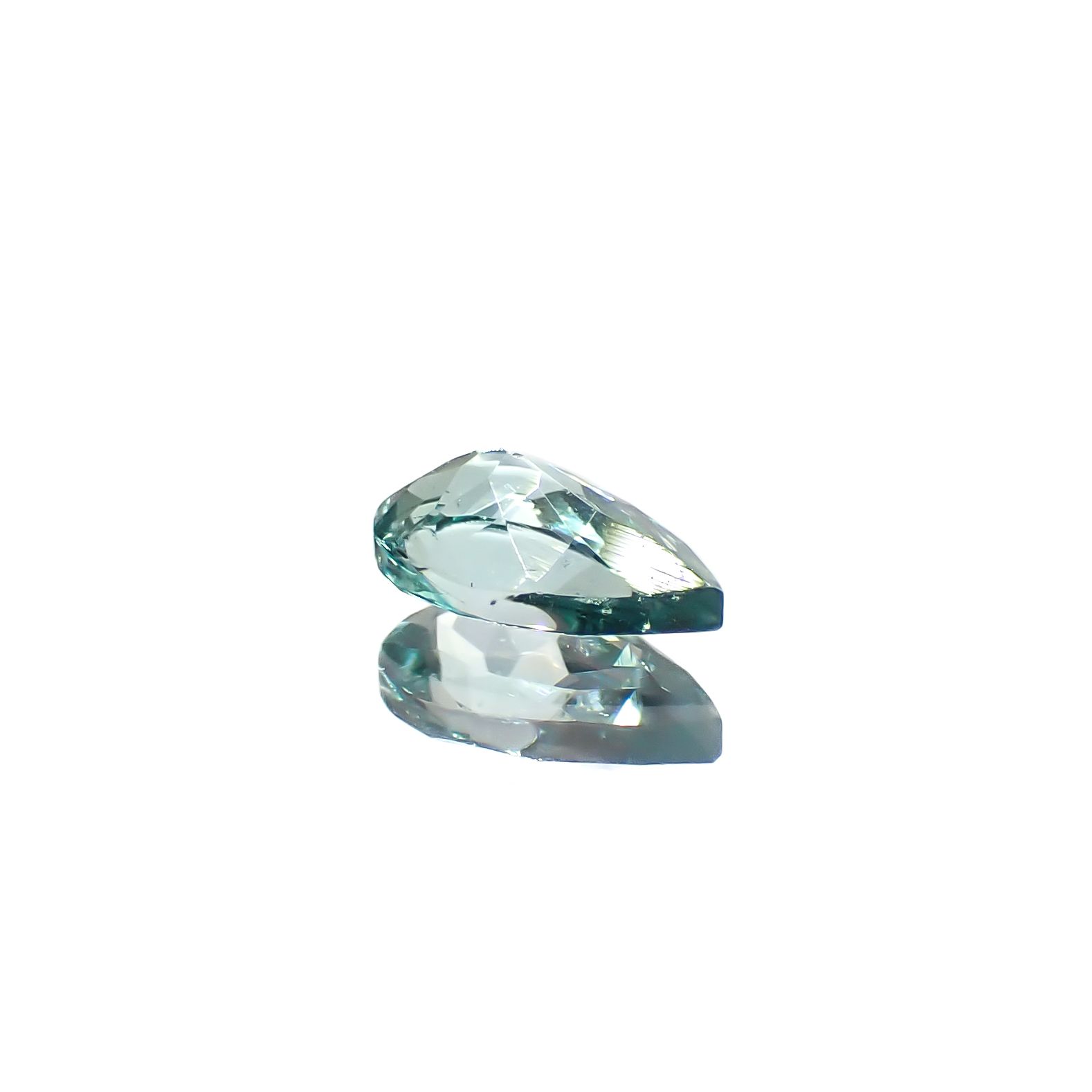 ブルーグリーンコーネルピン(宝石名ブルーグリーン・コーネルピン)タンザニア産 0.23ct 識別済[240527679]5.2x3.1mm前後