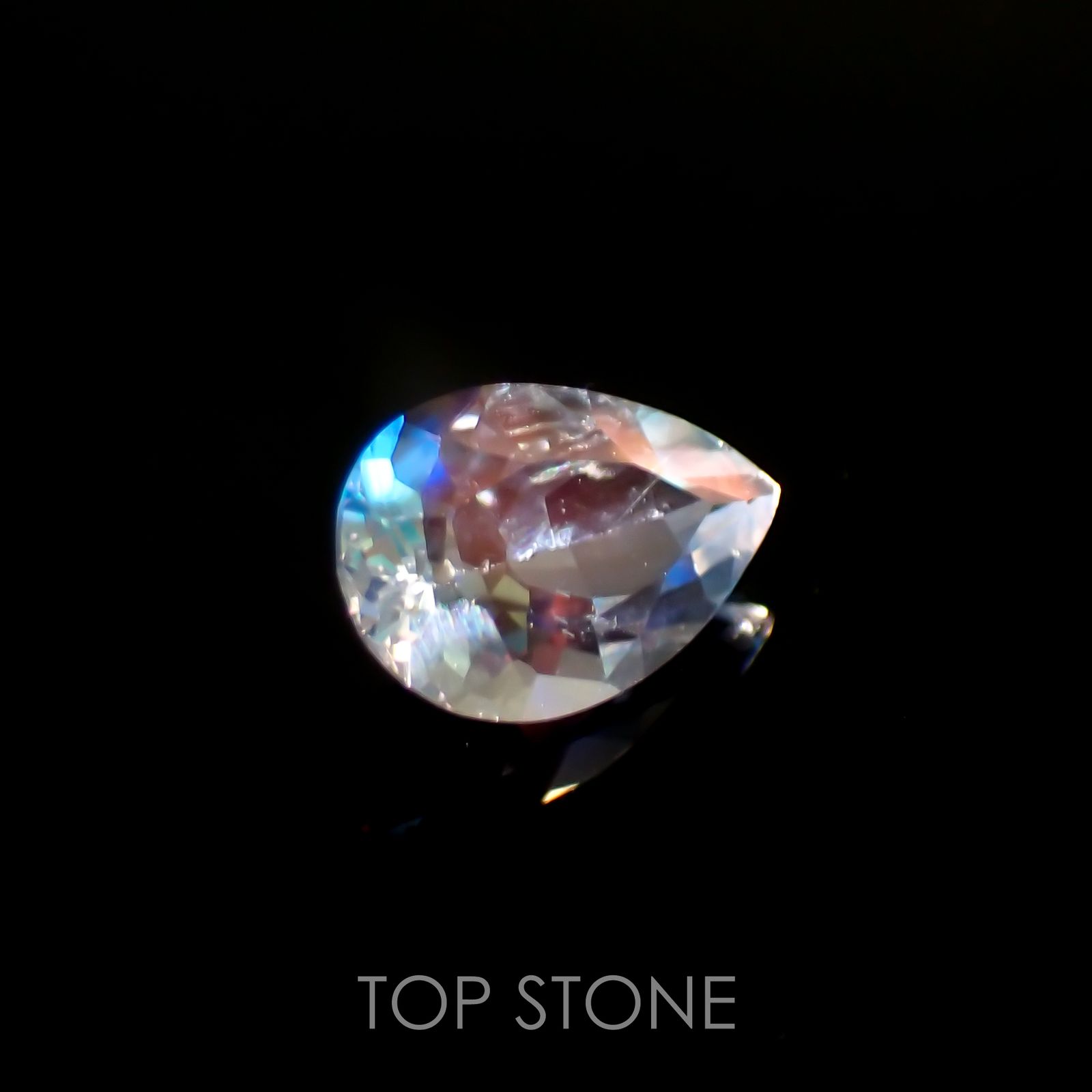 レインボームーンストーン(宝石名ラブラドライト)マダガスカル産 0.59ct 識別済[211113752]7.3x4.9mm前後