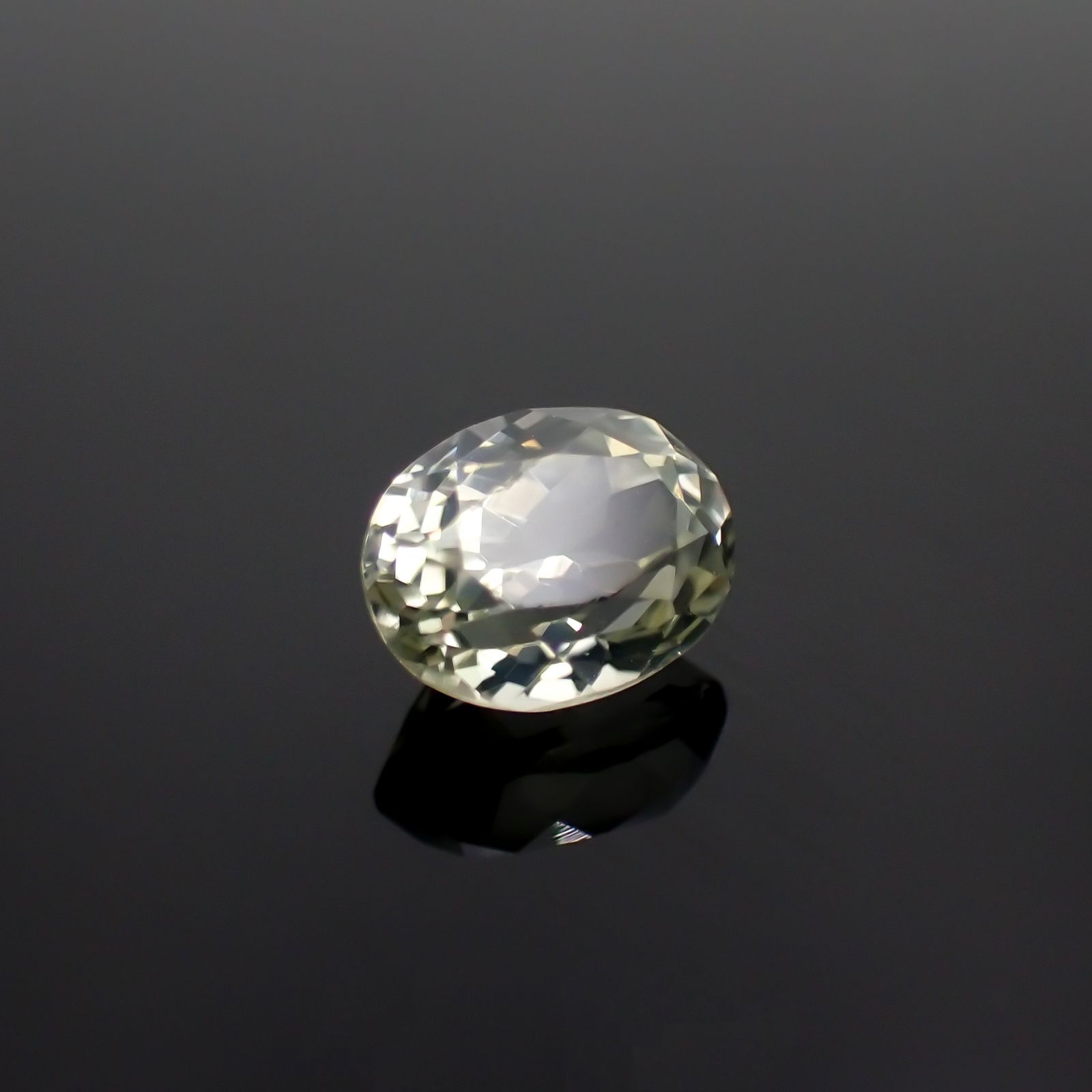 シリマナイト(宝石名シリマナイト)インド産 1.84ct 識別済[221018462]8.1x6.2mm前後