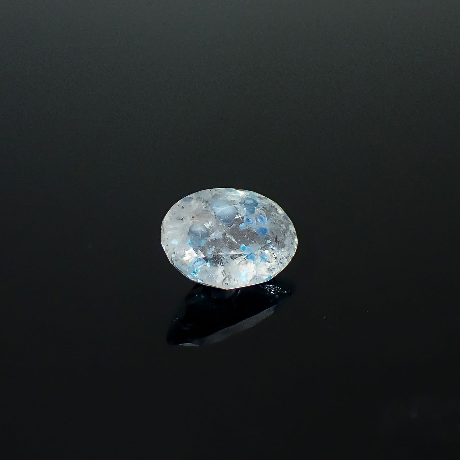 パライバクォーツ ブラジル産 1.64ct / 9.4x7.1mm前後 [260632498]