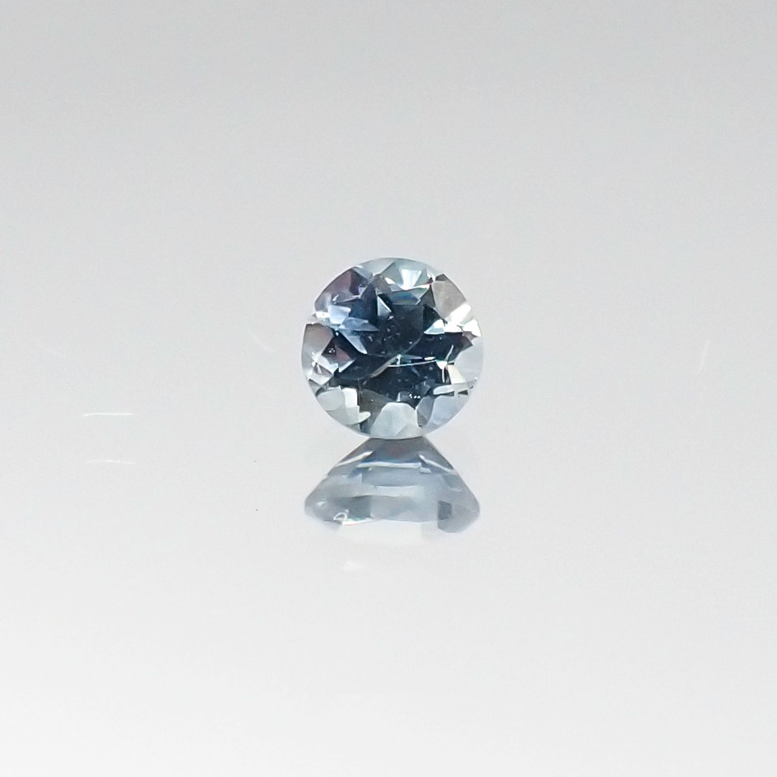モンタナサファイア アメリカ産 ルース 0.15ct[20096056]3.2×3.2mm前後