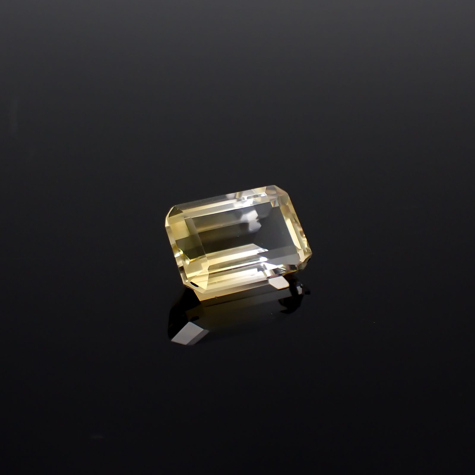 バイカラーシトリン ブラジル・ミナスジェライス州産 7.88ct[240326463]14.2x9.7mm前後