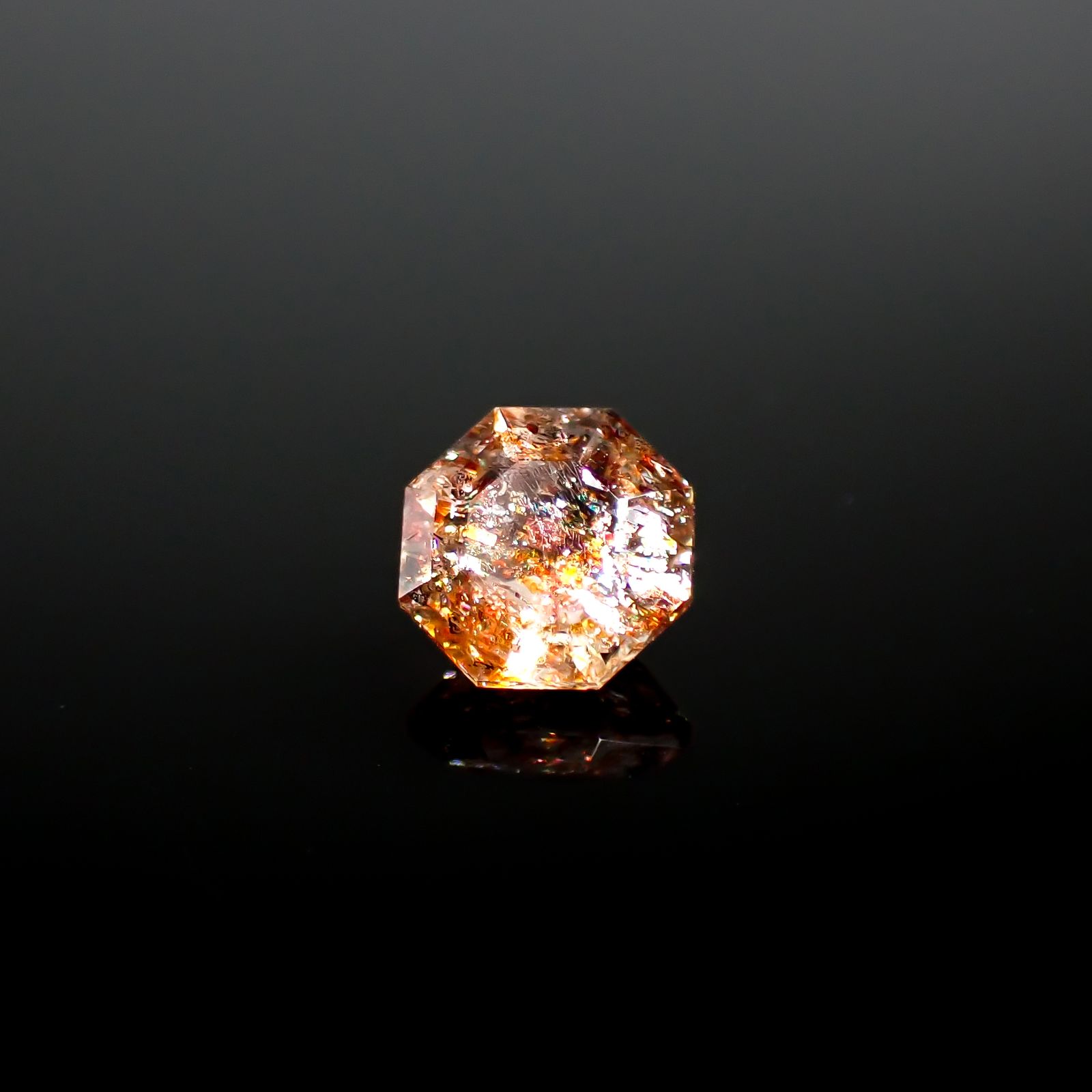 ◇オクタゴンカット◇イリュージョンサンストーン タンザニア産 0.95ct[240628266]6.4x6.3mm前後