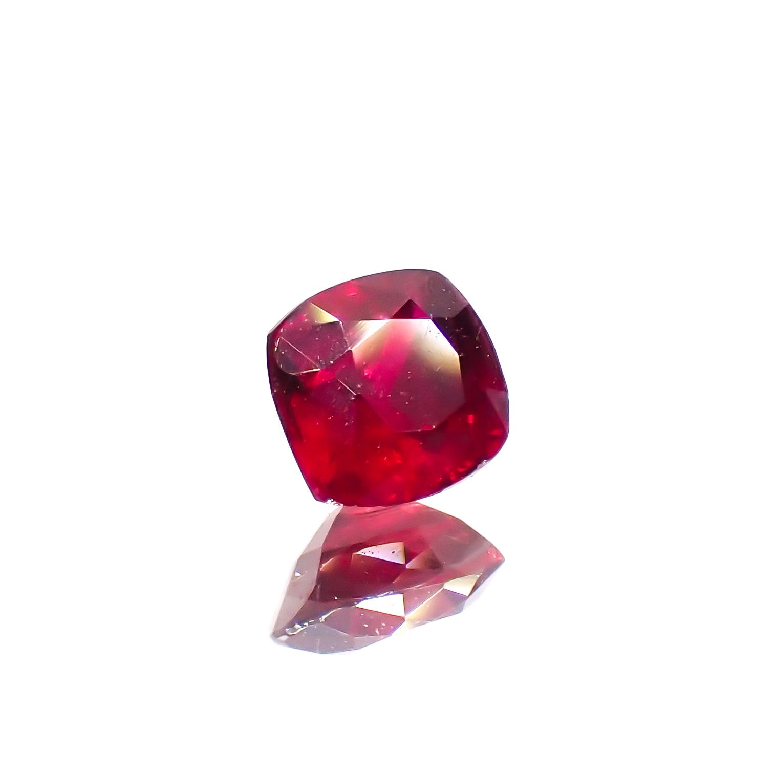 ルビー 非加熱 マダガスカル産 0.28ct[230622342]3.7x3.5mm前後