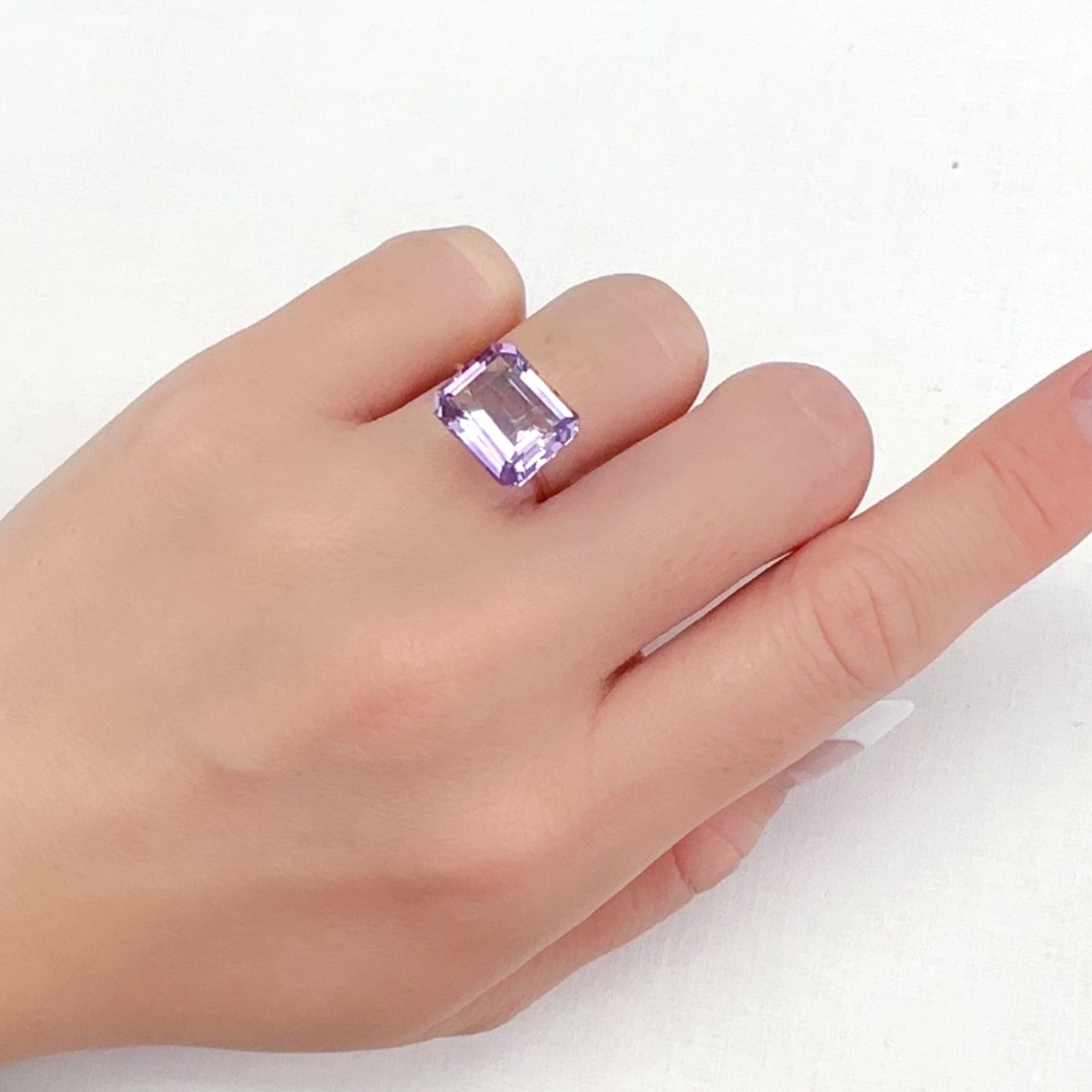 アワーグラスアメジスト モロッコ産 5.88ct[240125636]12.1x10.1mm前後