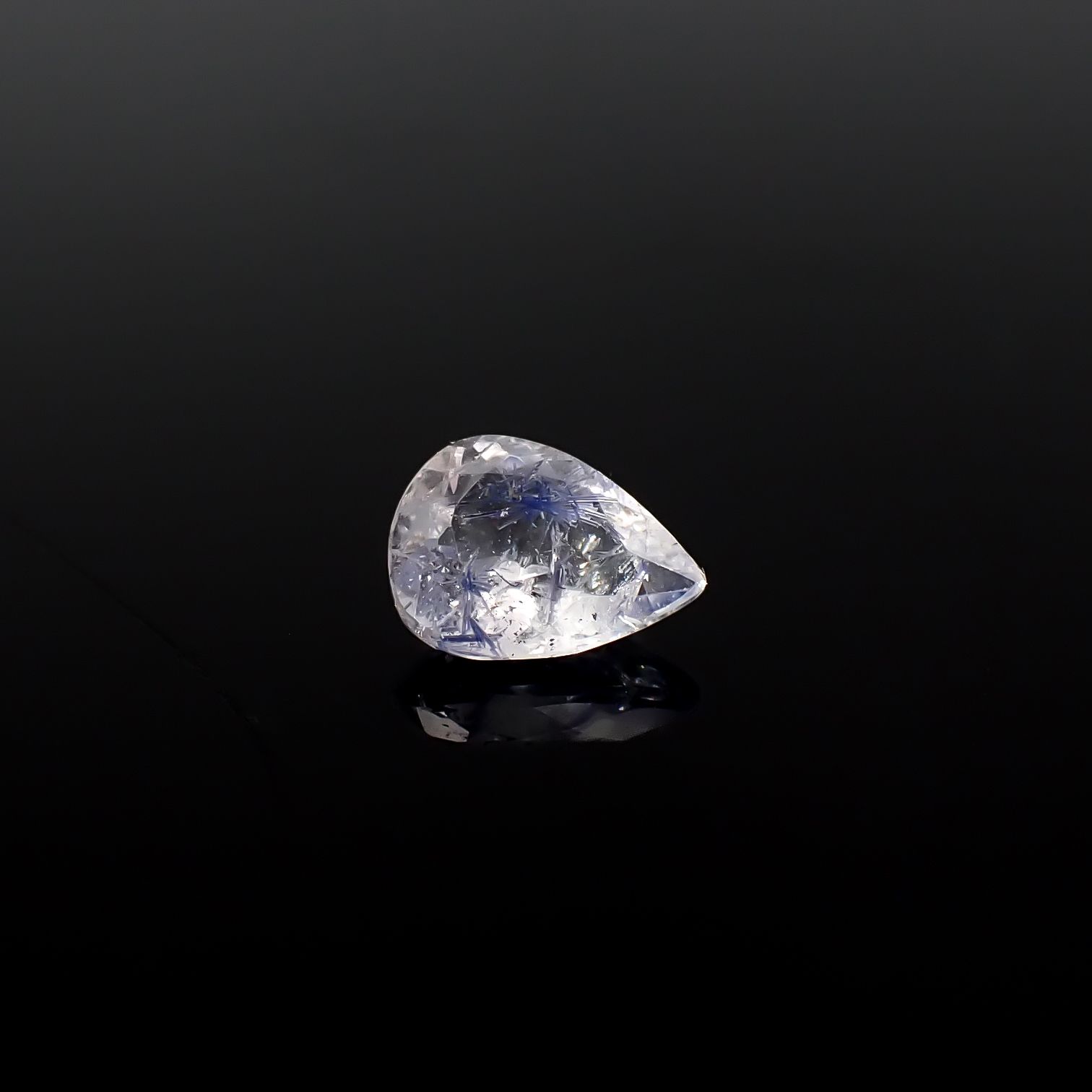 デュモルチェライトインクォーツ ブラジル産 0.76ct / 7.4x5.8mm前後 [260331856]