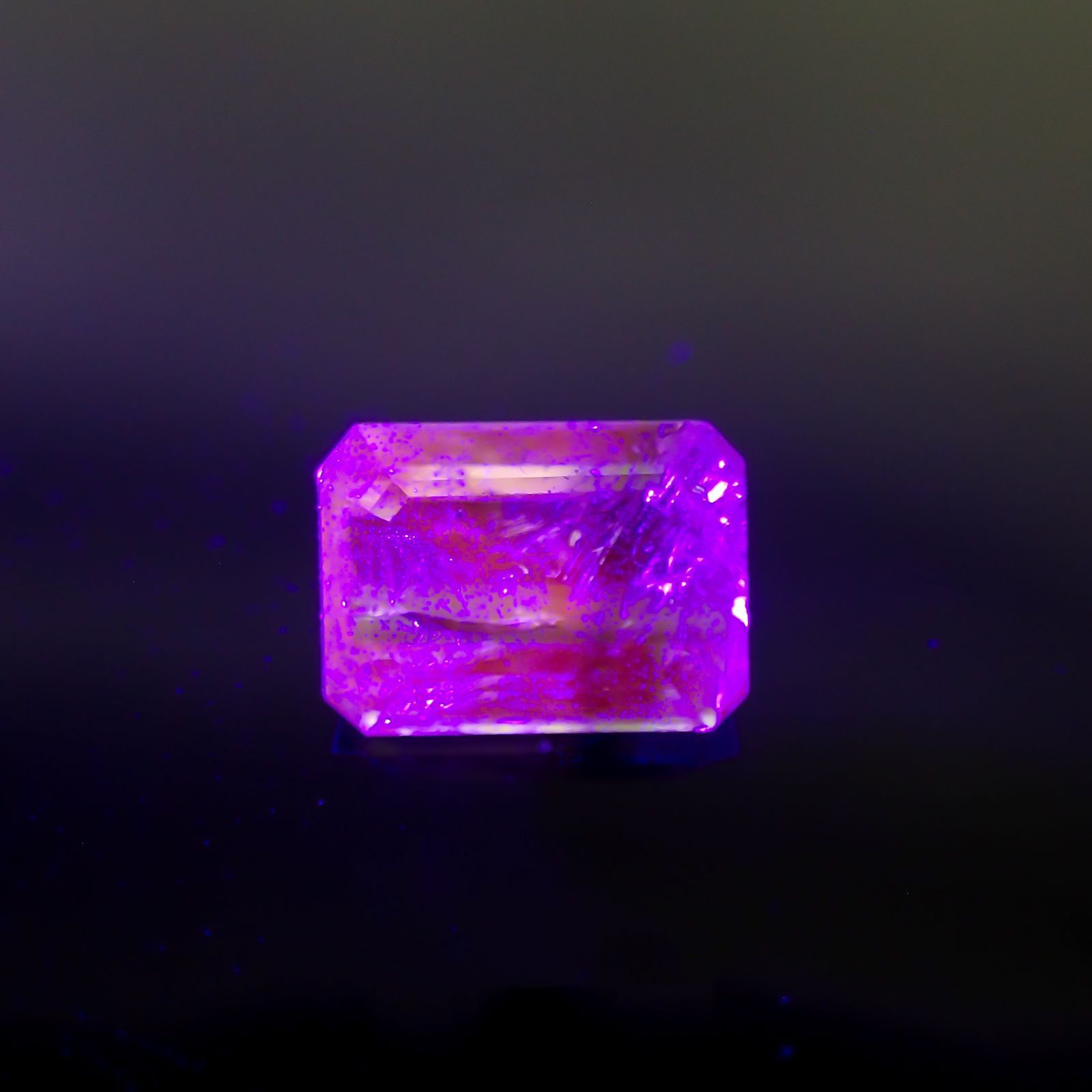 バイカラーツァボライト(宝石名グリーン グロッシュラー・ガーネット)タンザニア産 1.50ct 識別済[231124262]7.5x5.5mm前後
