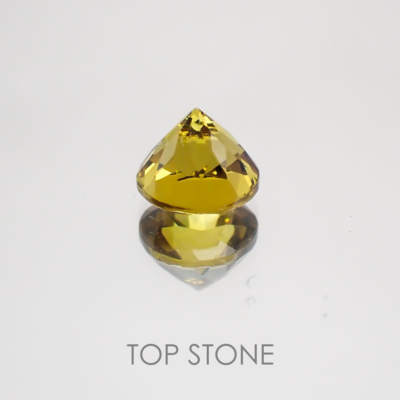 グロッシュラーガーネット(宝石名グロッシュラー・ガーネット) ナミビア産 1.494ct ソ付(彩珠)[21049437]6.5×6.5mm前後