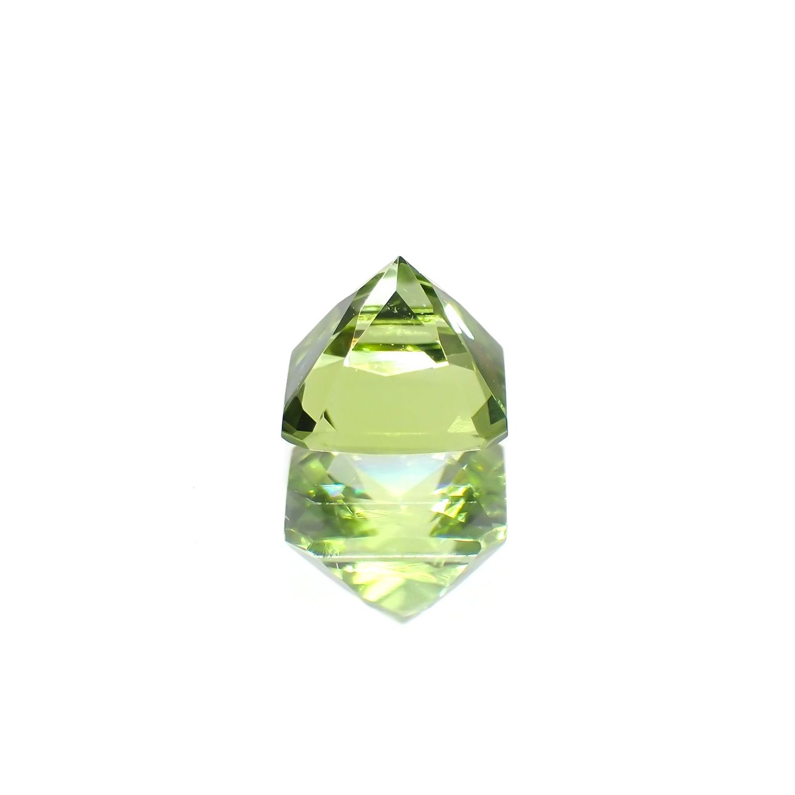 ペリドット(宝石名ペリドット) パキスタン産 識別済 0.81ct / 5.1x5.1mm前後 [260713486]