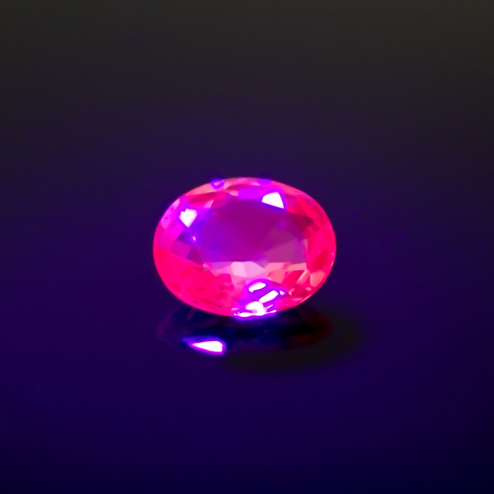 パパラチャサファイア(宝石名サファイア/別名パパラチャ・サファイア)スリランカ産 0.54ct GIA鑑付[230421631]5.62x4.66mm前後