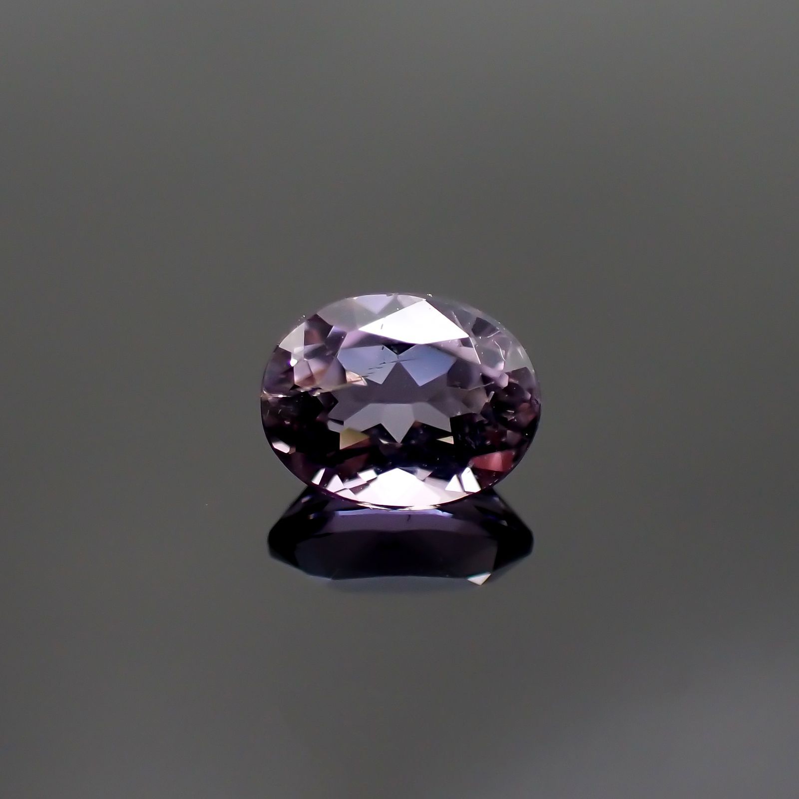 マリアライト フルオレッセンス(宝石名パープル・スキャポライト)スリランカ産 0.73ct 識別済[220114878]6.5x5.1mm前後