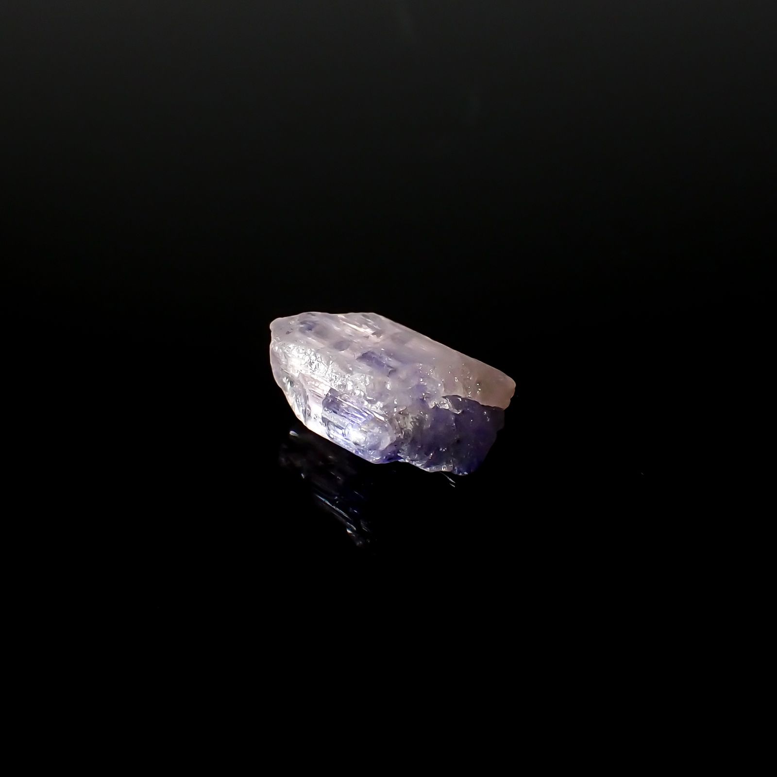 バイカラータンザナイト 原石 タンザニア産 2.49ct[231224981]10.3x8mm前後