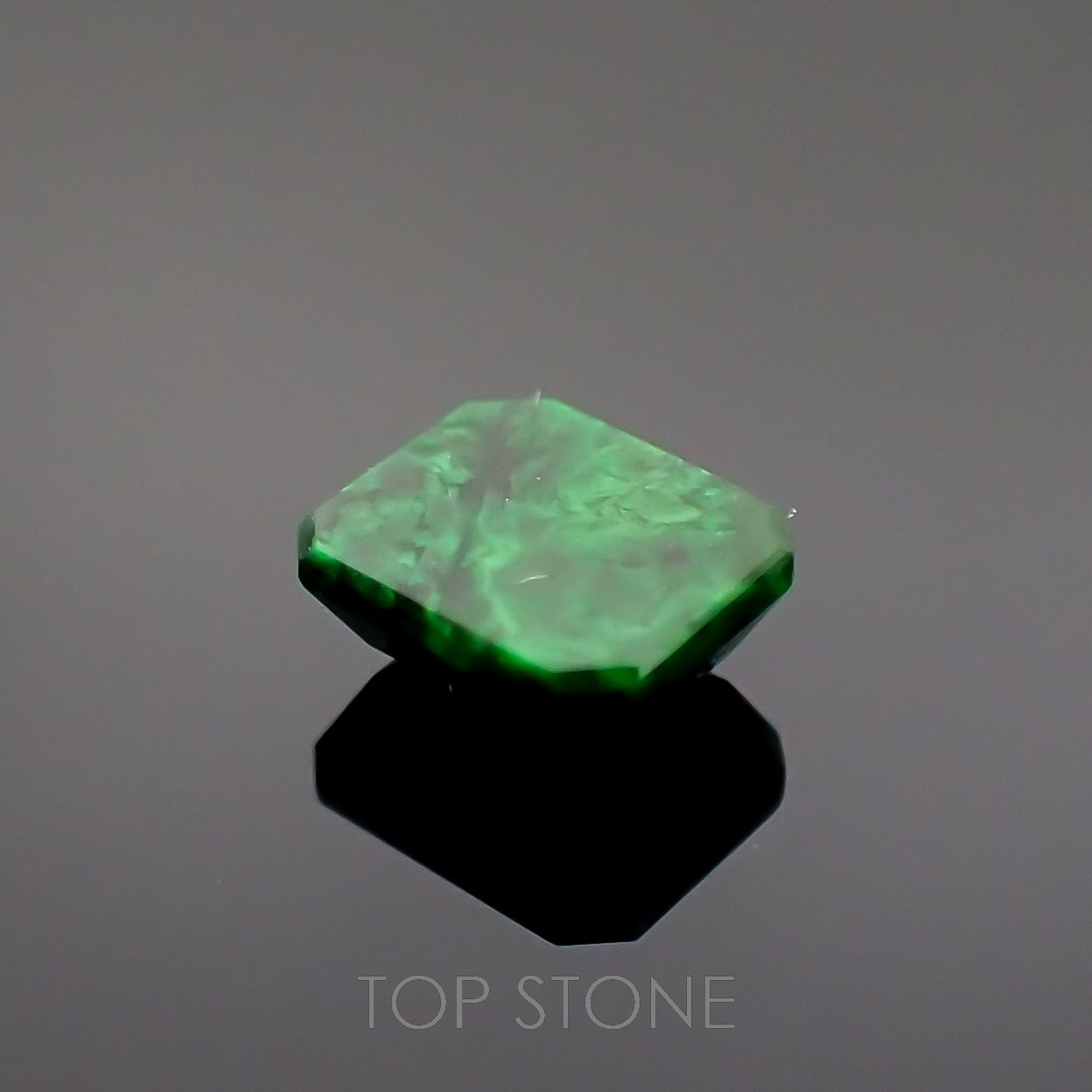 モーシッシ ビルマ産 0.91ct[220918031]6.1x5.2mm前後