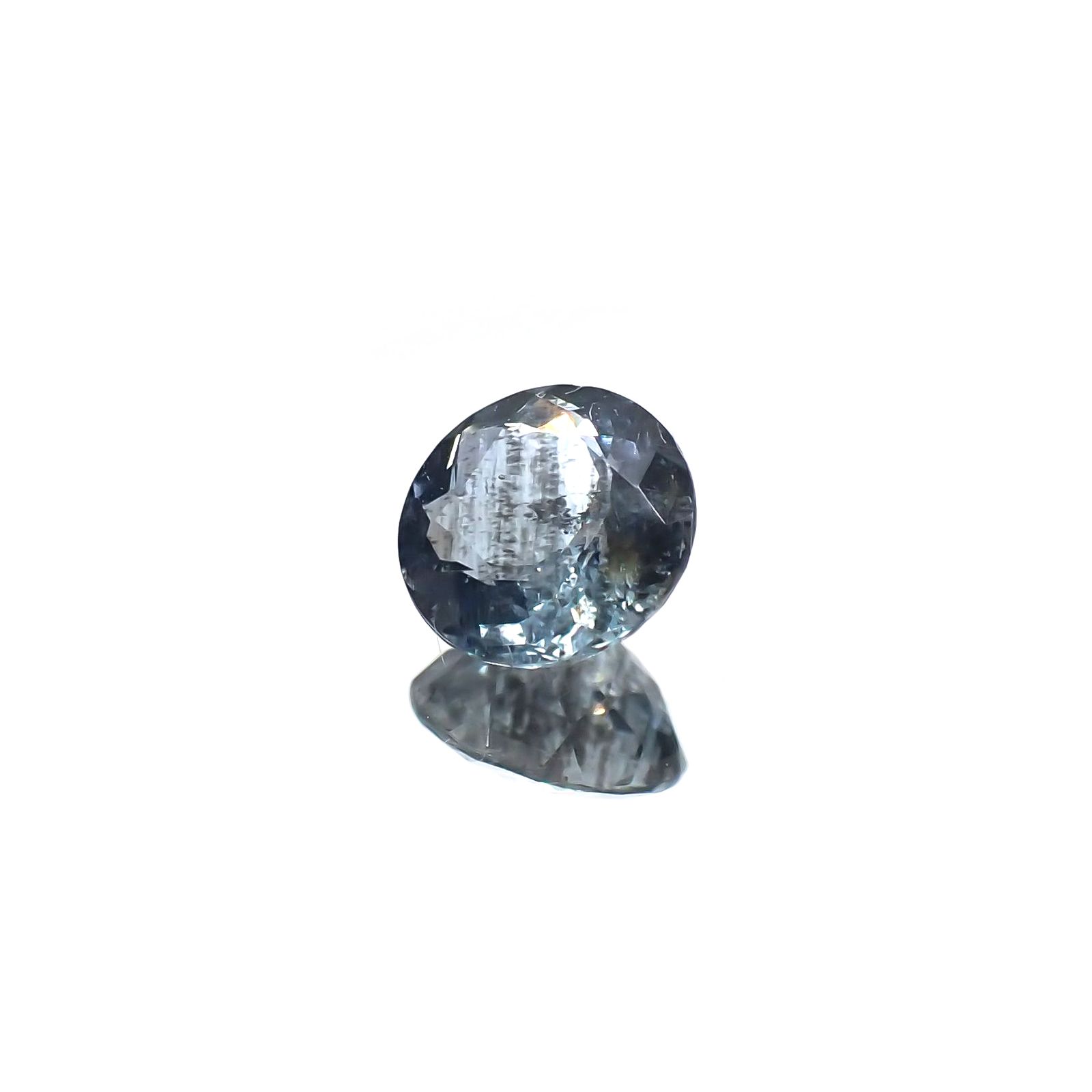 サンタマリアアクアマリン(宝石名アクアマリン) ブラジル産 0.56ct 識別済[210711897]5.5×5.5mm前後