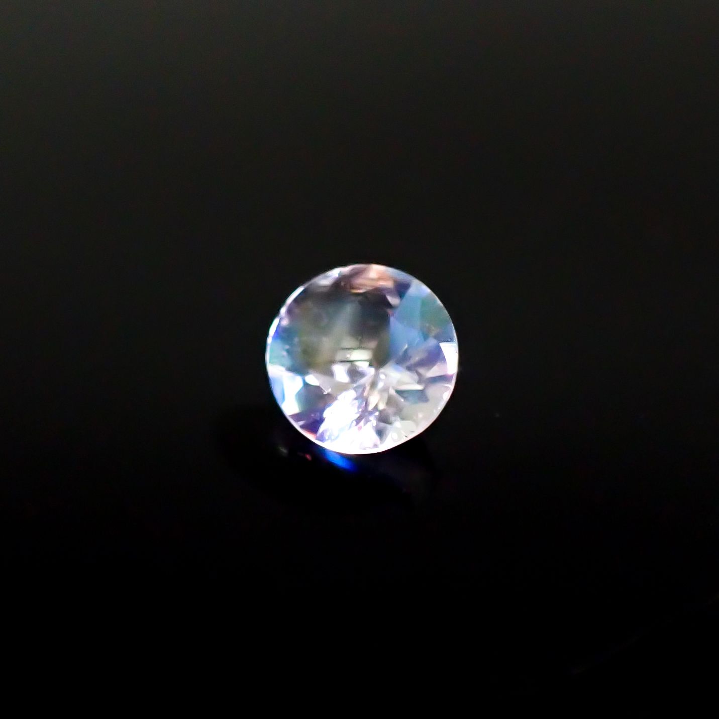 レインボームーンストーン(宝石名ラブラドライト)タンザニア産 0.36ct 識別済[241029206]5.4x4.8mm前後
