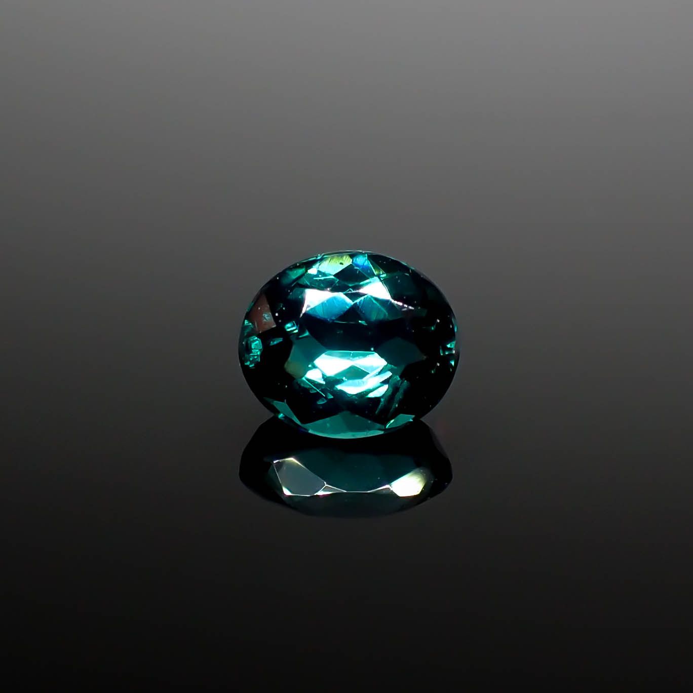 ブルーグリーントルマリン ブラジル産 0.90ct[240527538]6.5x5.6mm前後