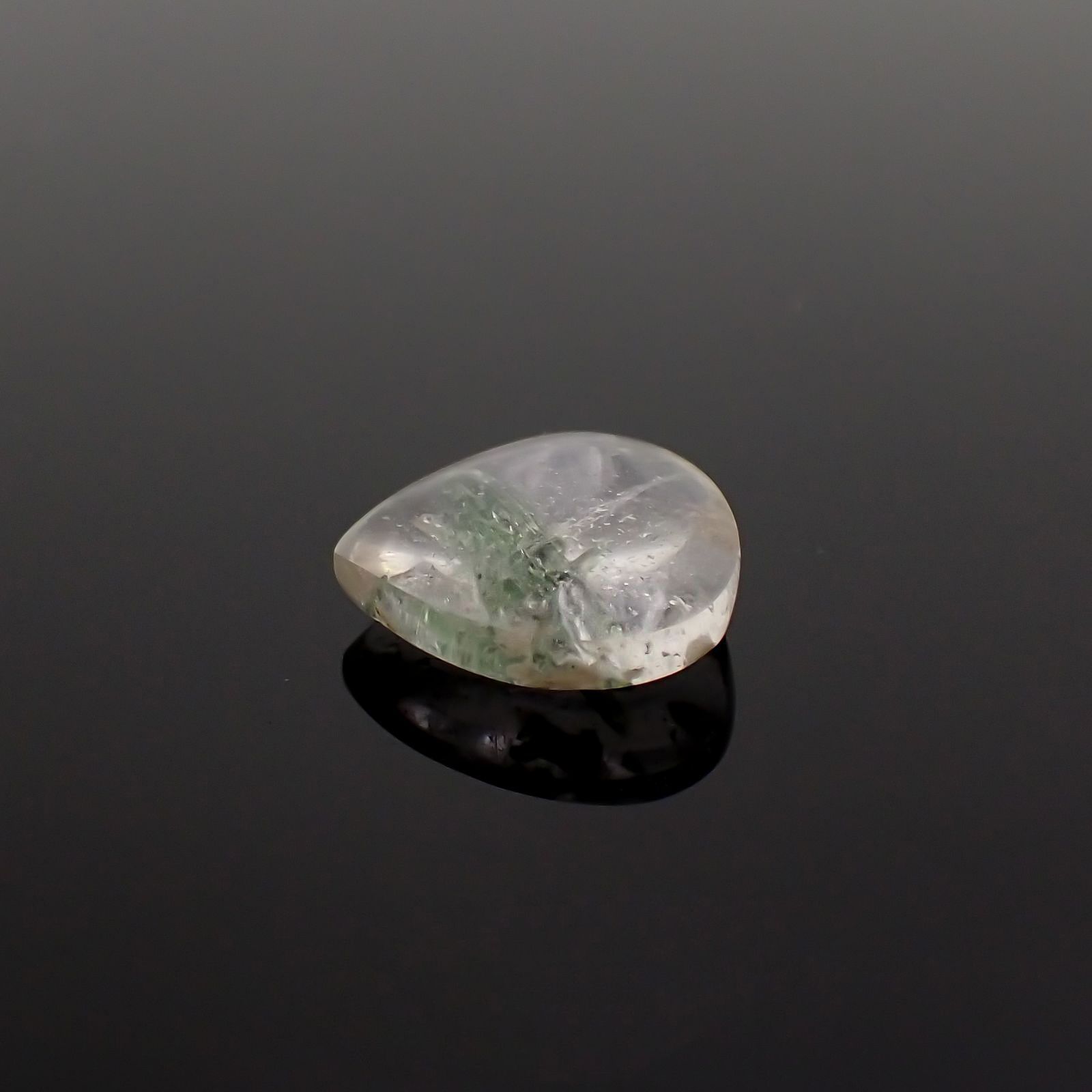 グリーントルマリンインクォーツ ブラジル・ミナスジェライス州産 9.01ct / 15.2x15.7mm前後 [221018314]