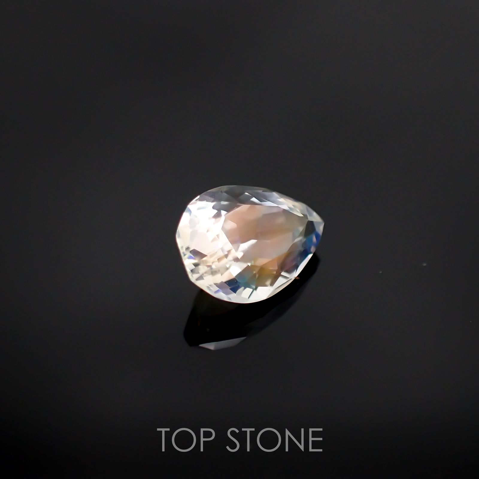 レインボームーンストーン(アンデシンラブラドライト) マダガスカル産 ルース 1.2ct[210611259]8.8×6.2mm前後