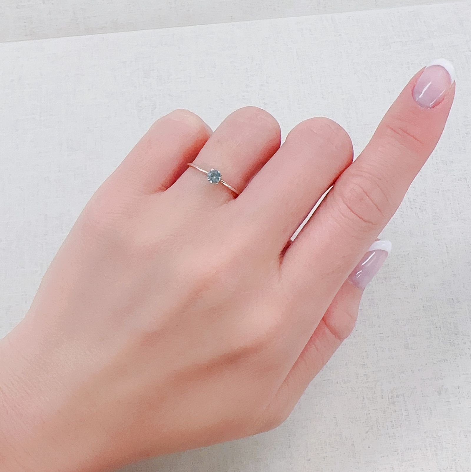 モンタナサファイア(宝石名サファイア)アメリカ・モンタナ州産 0.31ct 識別済[230321282]3.8x3.7mm前後