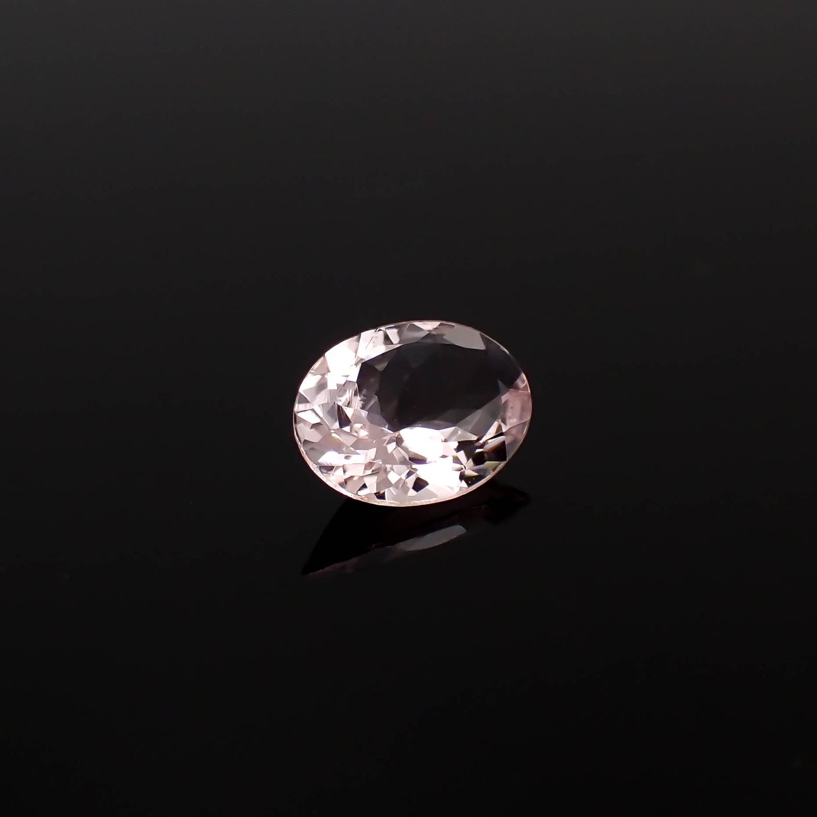 モルガナイト ブラジル産 0.79ct[240326772]7.9x6mm前後