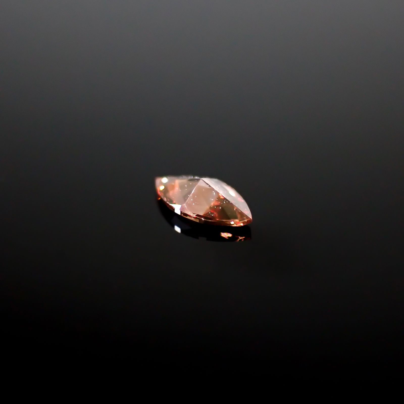 ピンクダイヤモンド(宝石名ダイアモンド VS-2/FANCY DEEP BROWNISH PINK) 0.068ct ソ付(AGT)[250129714]4.12x2.22mm前後