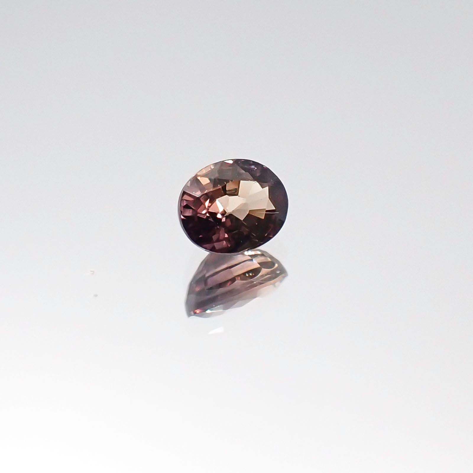 カラーチェンジサファイア 非加熱(宝石名サファイア)タンザニア産 0.37ct 識別済[230622428]4.4x3.5mm前後