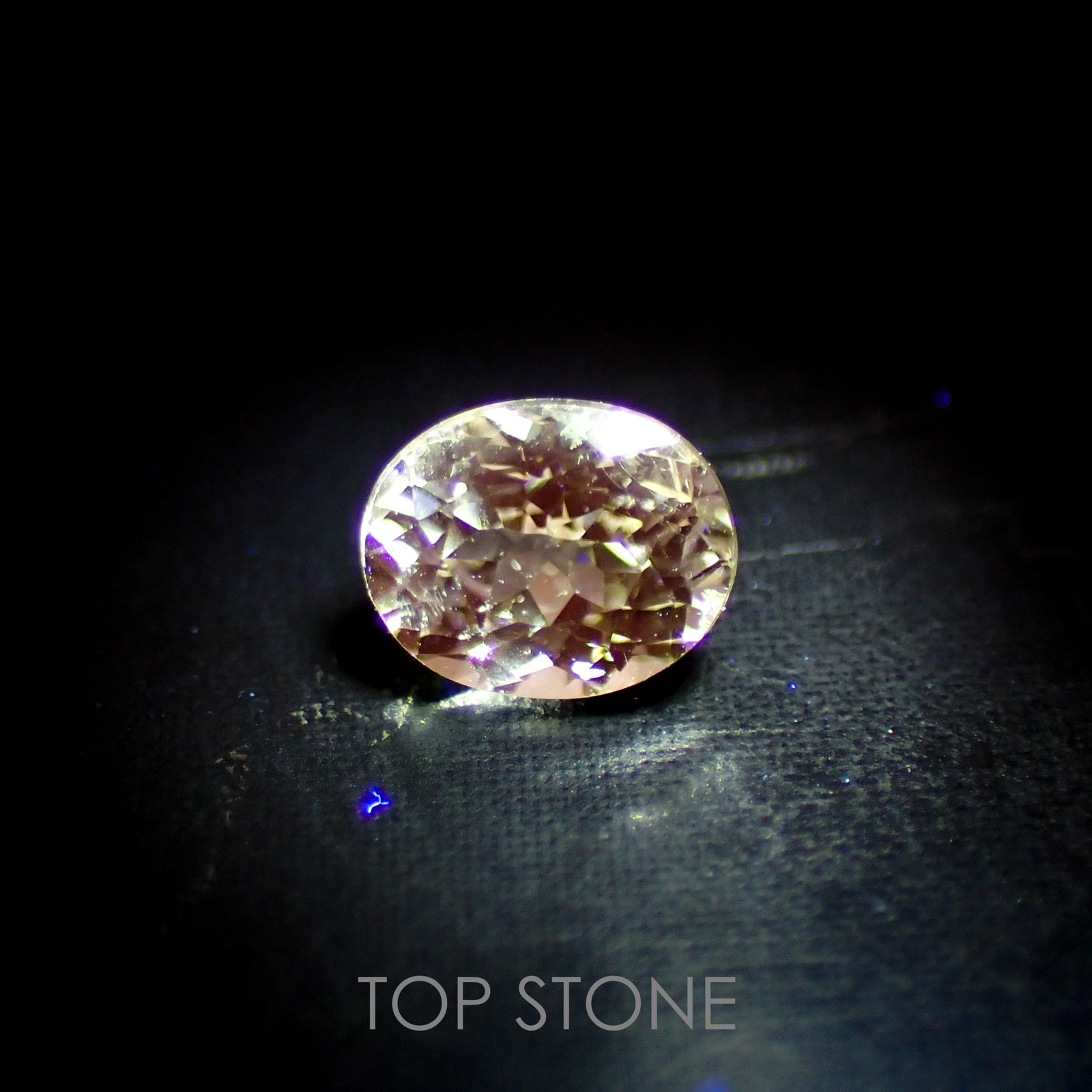 リューコガーネット ビルマ産 ルース 0.38ct[210510771]4.4×3.6mm前後