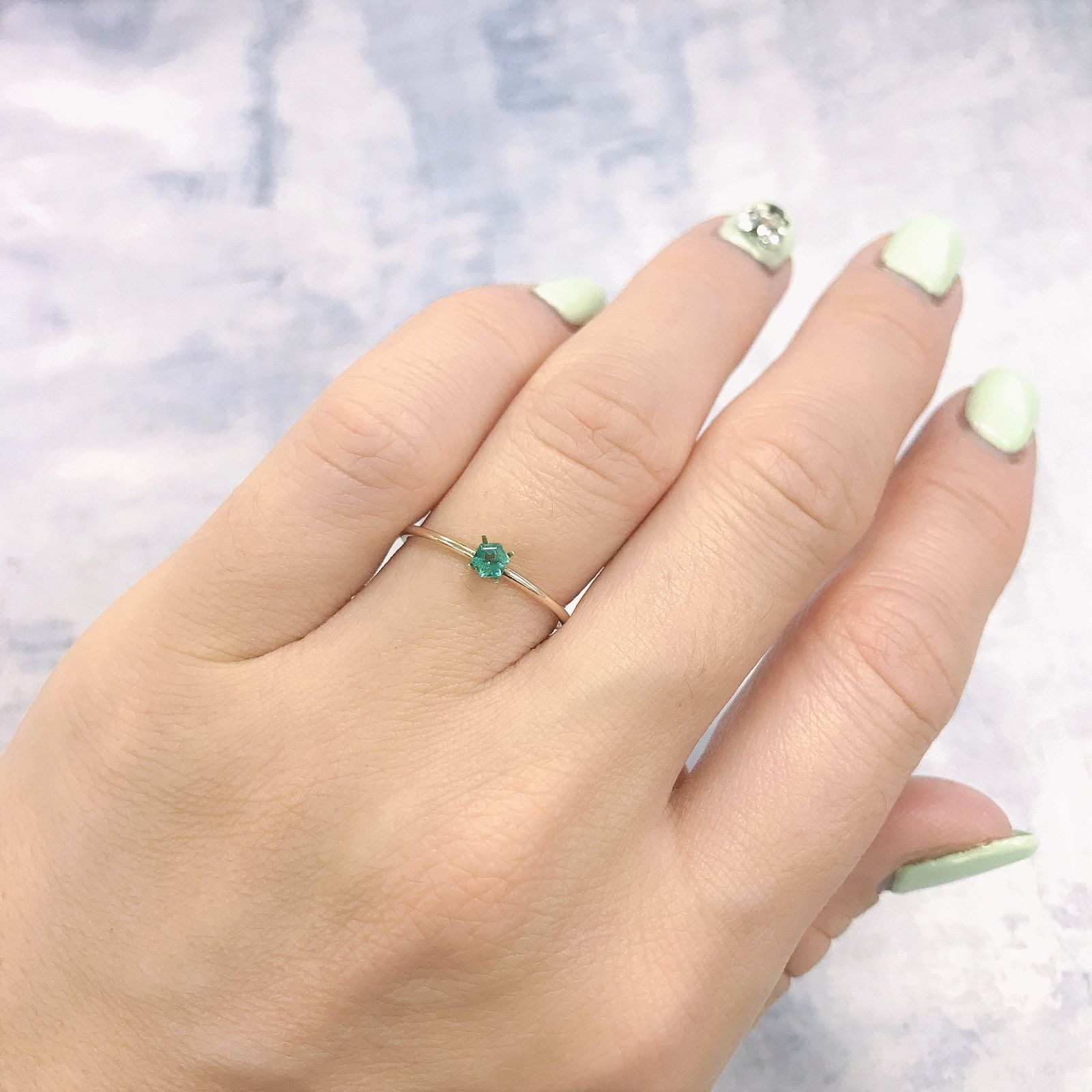 ◇ヘキサゴンカット◇エメラルド(宝石名エメラルド)ザンビア産 0.12ct 識別済[220115195]2.9x2.9mm前後