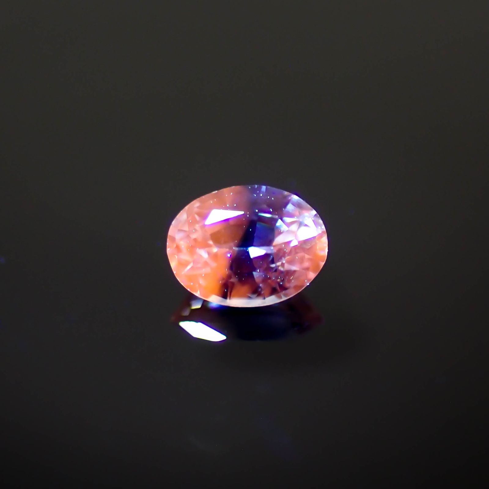 アイスブルーサファイア スリランカ産 0.21ct[230722694]4x3mm前後