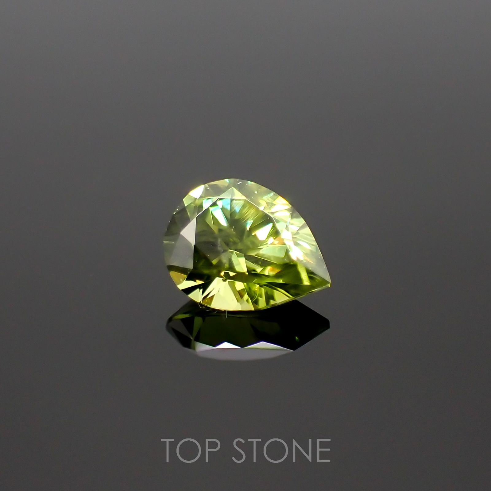 デマントイドガーネット ロシア産 0.32ct[220917676]5x3.9mm前後