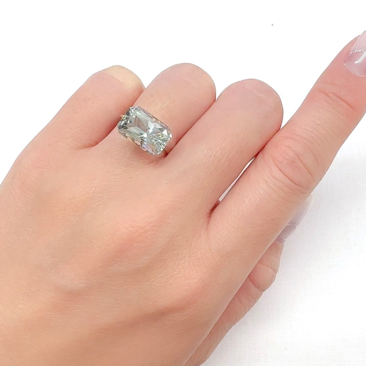 オリゴクレース(宝石名オリゴクレース)ケニア産 4.70ct 識別済[240628006]12.5x8.2mm前後