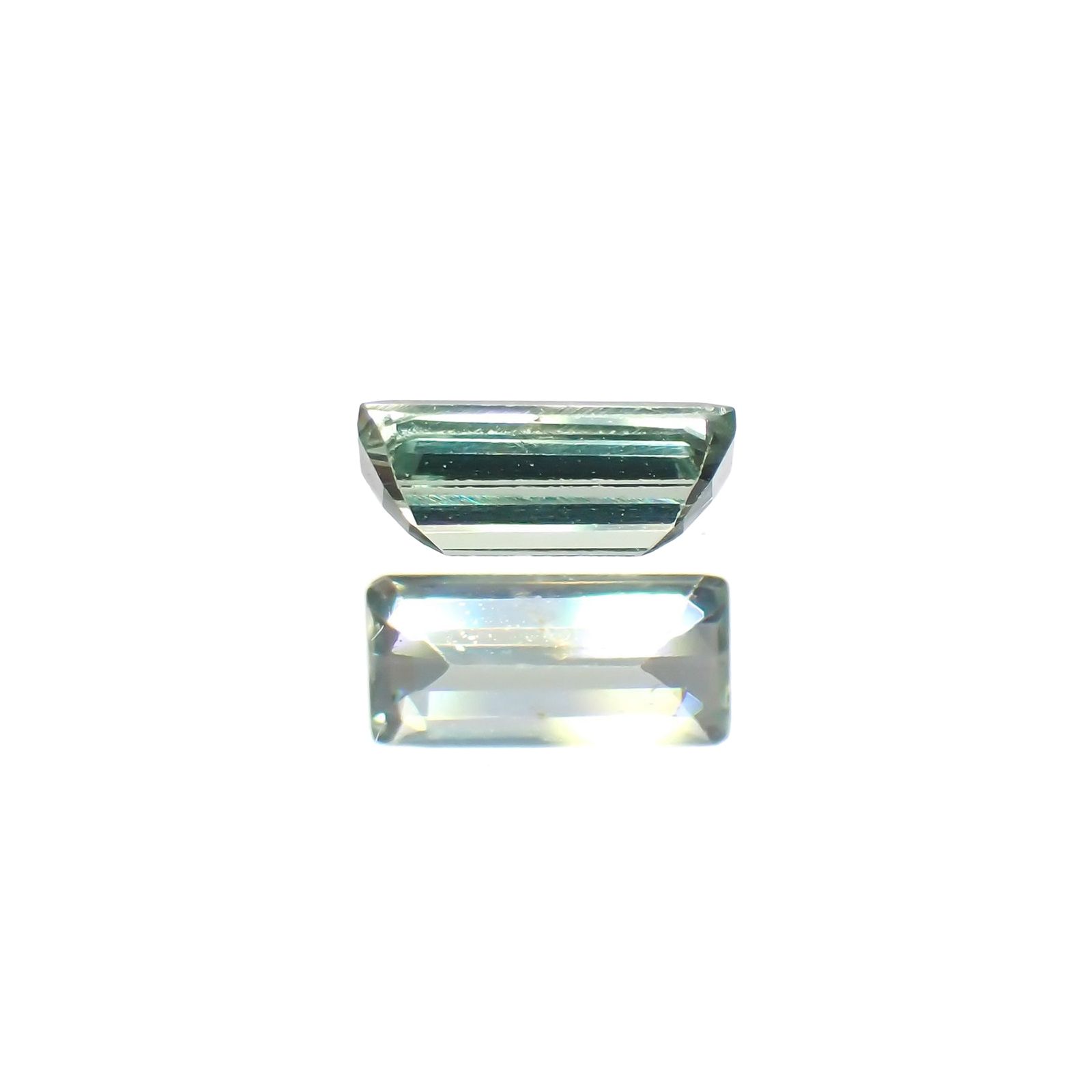 グリーンクリソベリル(宝石名クリソベリル)スリランカ/マダガスカル産 識別済 0.30ct / 5.3x2.5mm前後 [220114474]