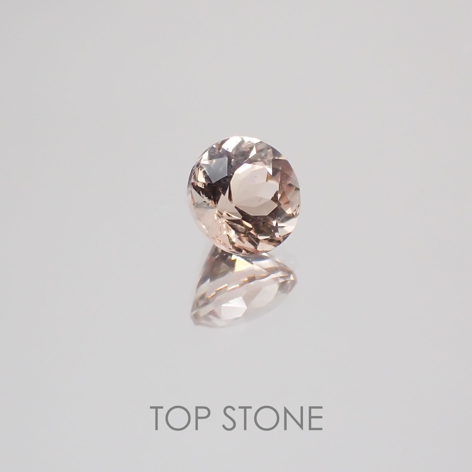 モルガナイト ナイジェリア産 ルース 0.83ct[20129092]5.7×5.7mm前後