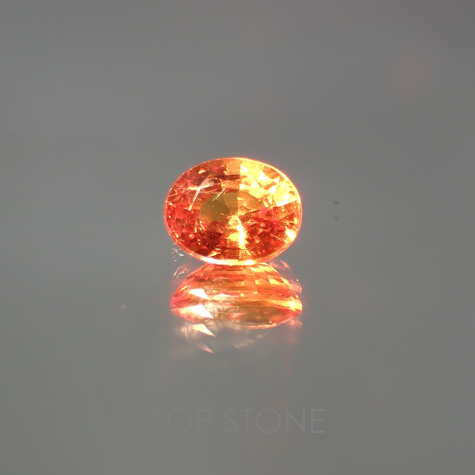 カラーチェンジマラヤガーネット タンザニア産 ルース 1ct[21019644]6.3×5.1mm前後